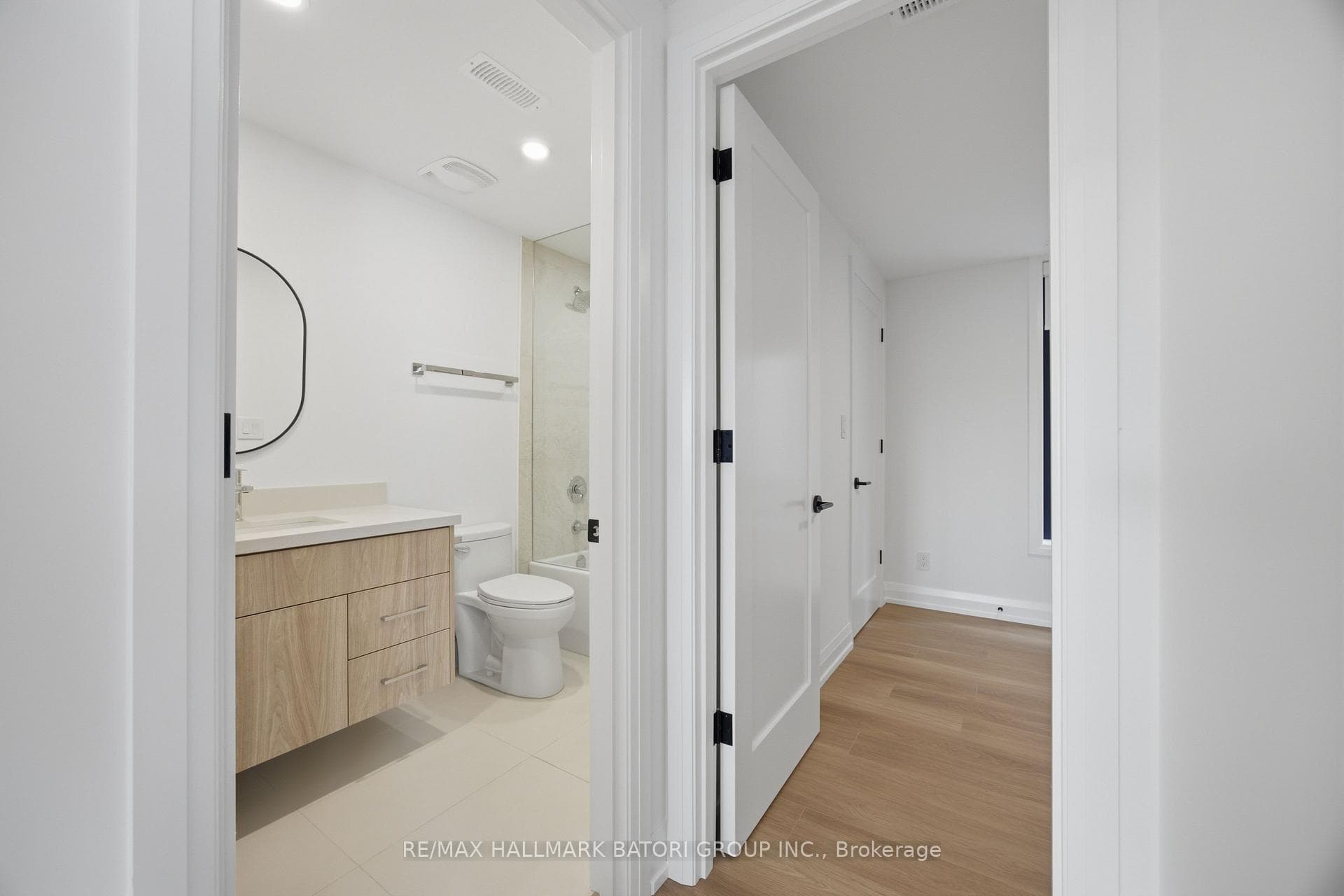 56 Camberwell Road Unit 4 photo 14
