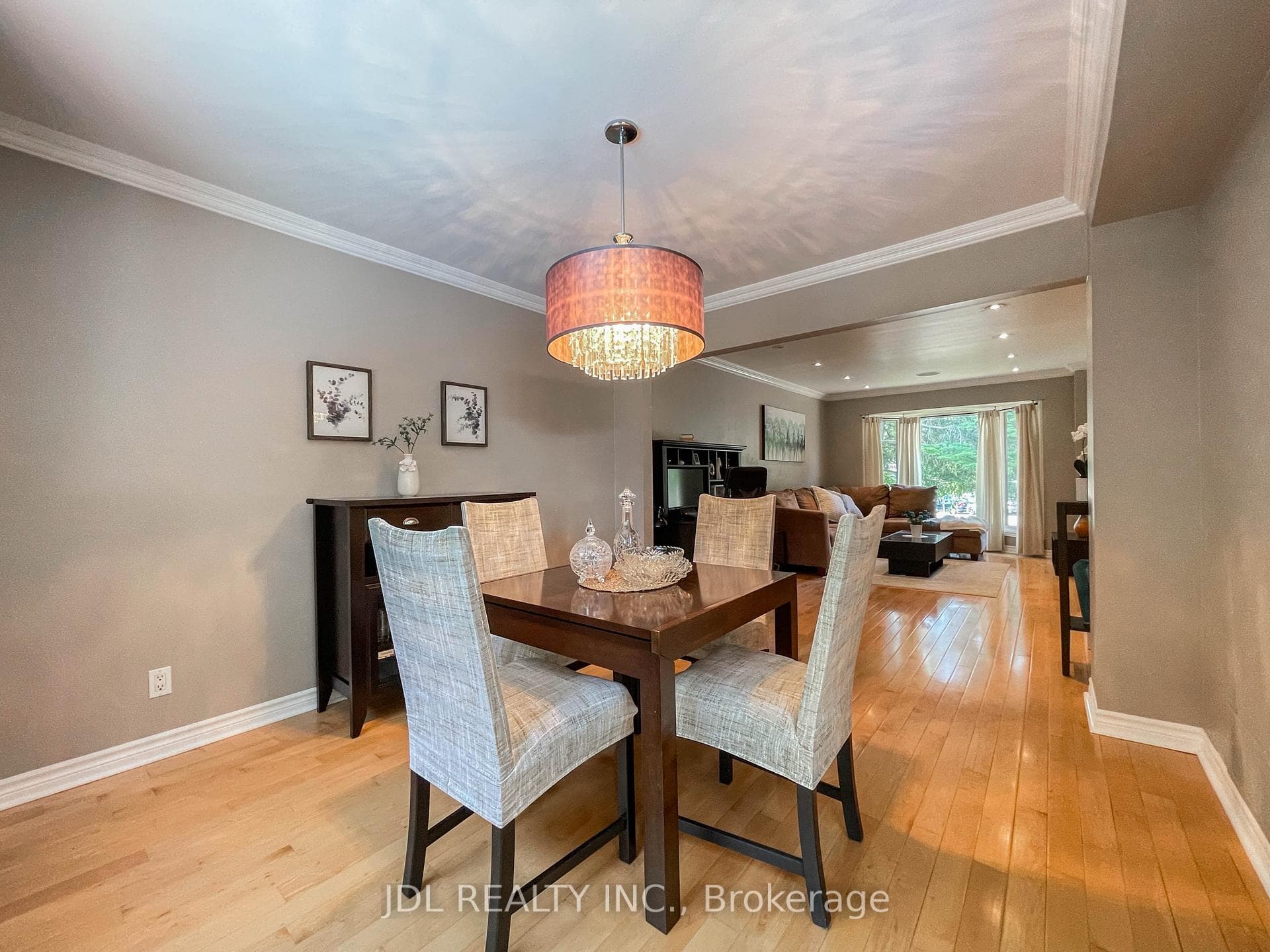 126 Weir Crescent photo 26