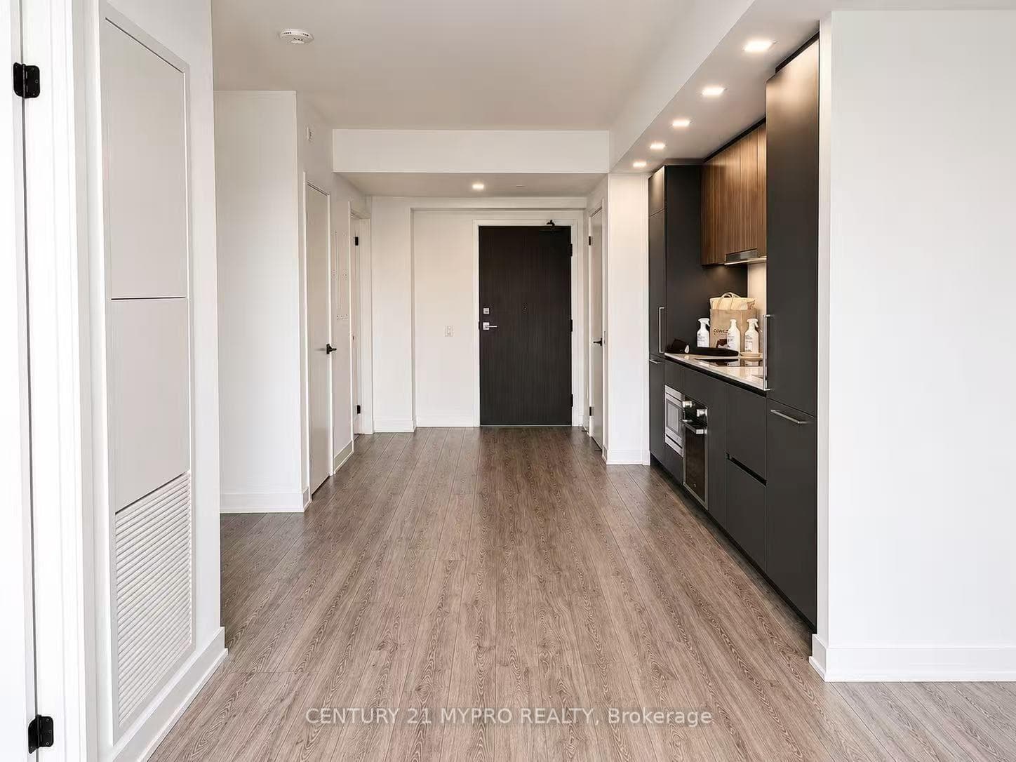 609 Sherbourne Street Unit 3105 photo 6