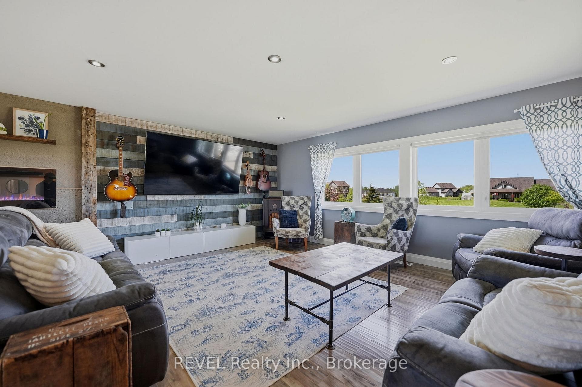 221 Farr Street photo 17