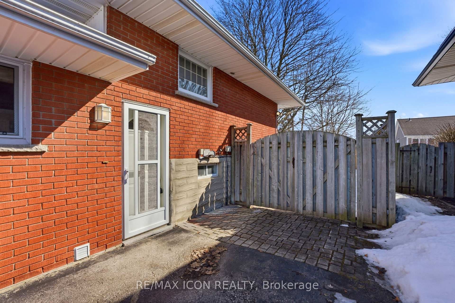 54 Duncairn Avenue photo 25