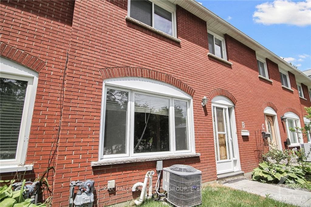 2969 RICHMOND Road Unit B photo 22