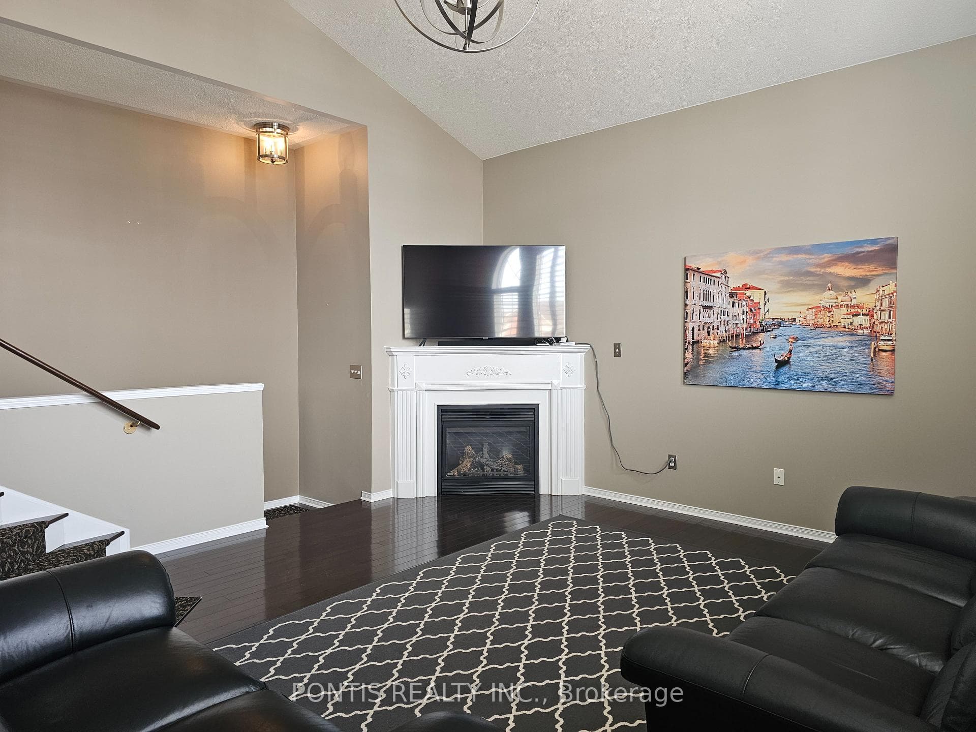 1020 Mccuaig Drive Unit Upper photo 14