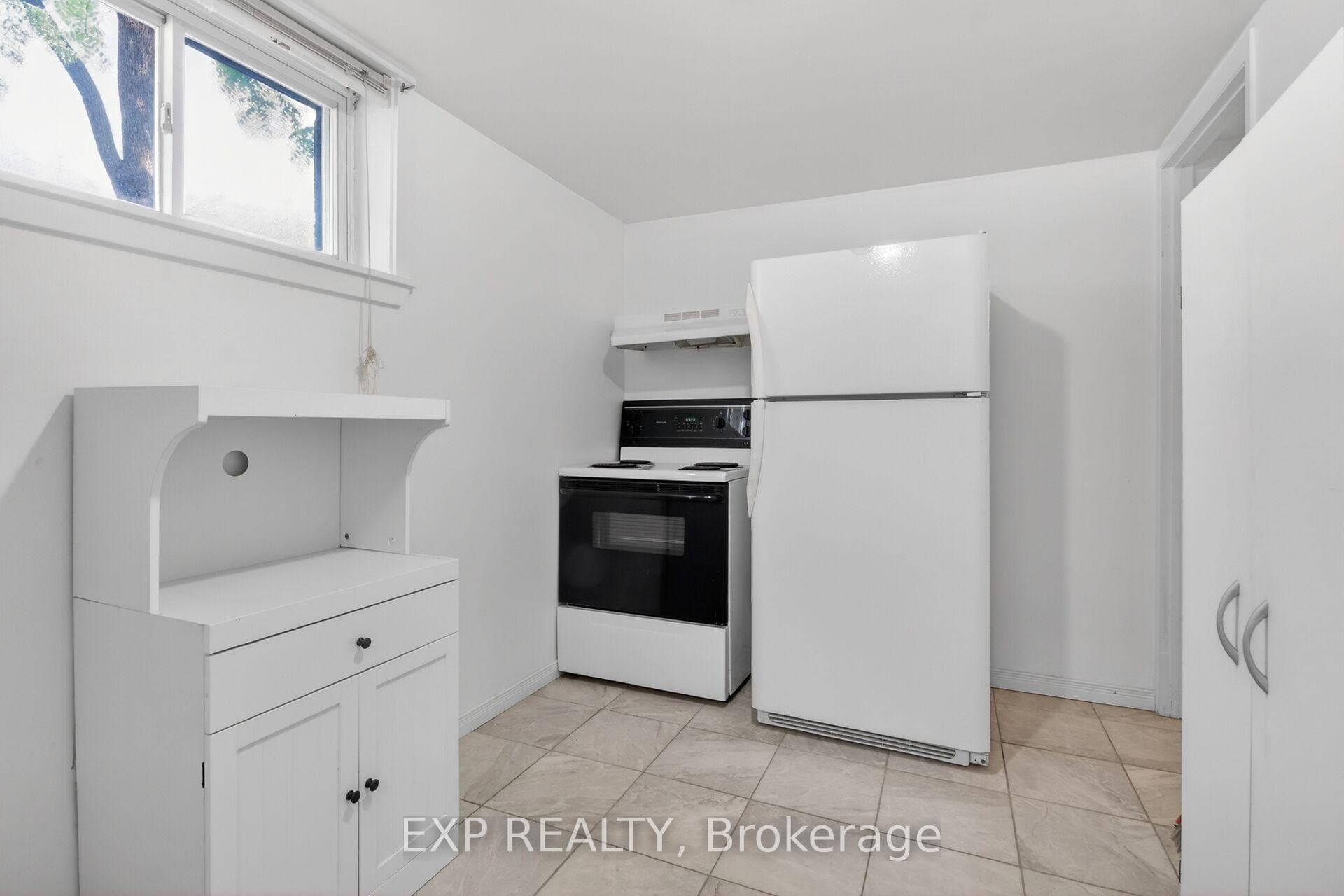 338 William Street photo 37