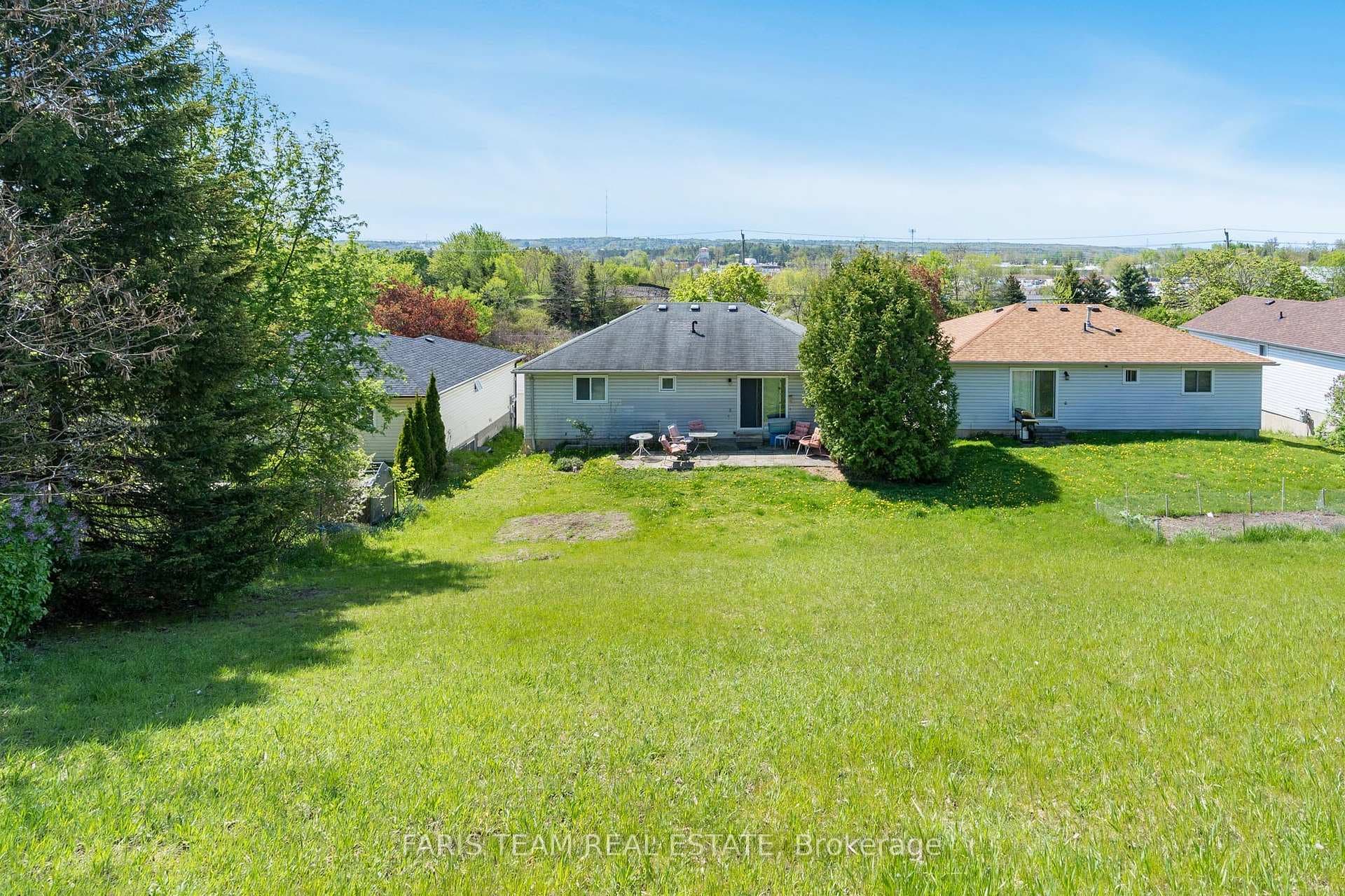200 Edgehill Drive photo 7