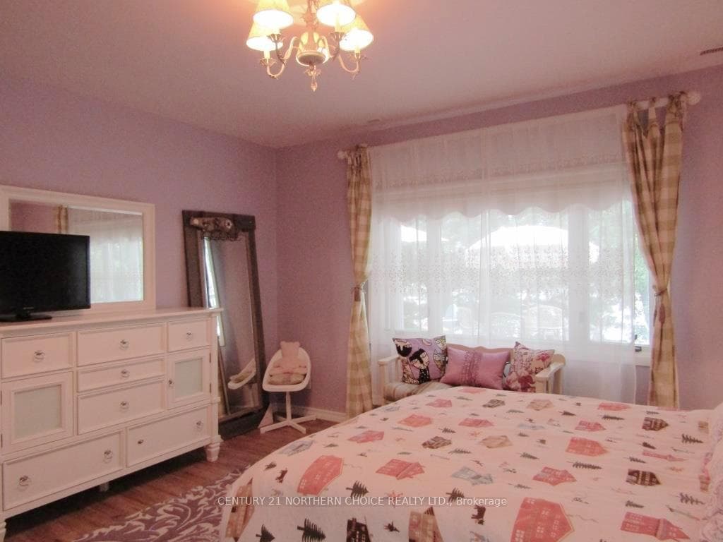 1127 River Road West photo 30