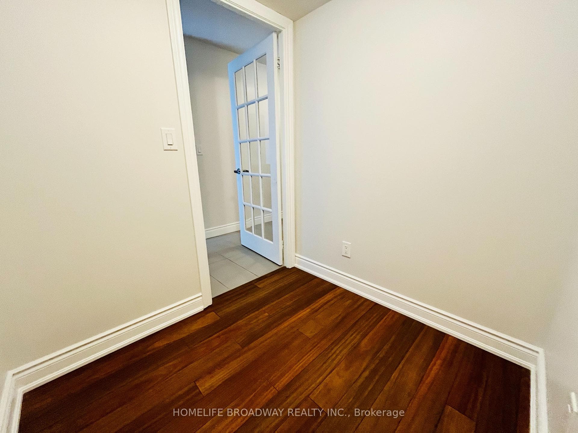233 South Park Road Unit 815 photo 11