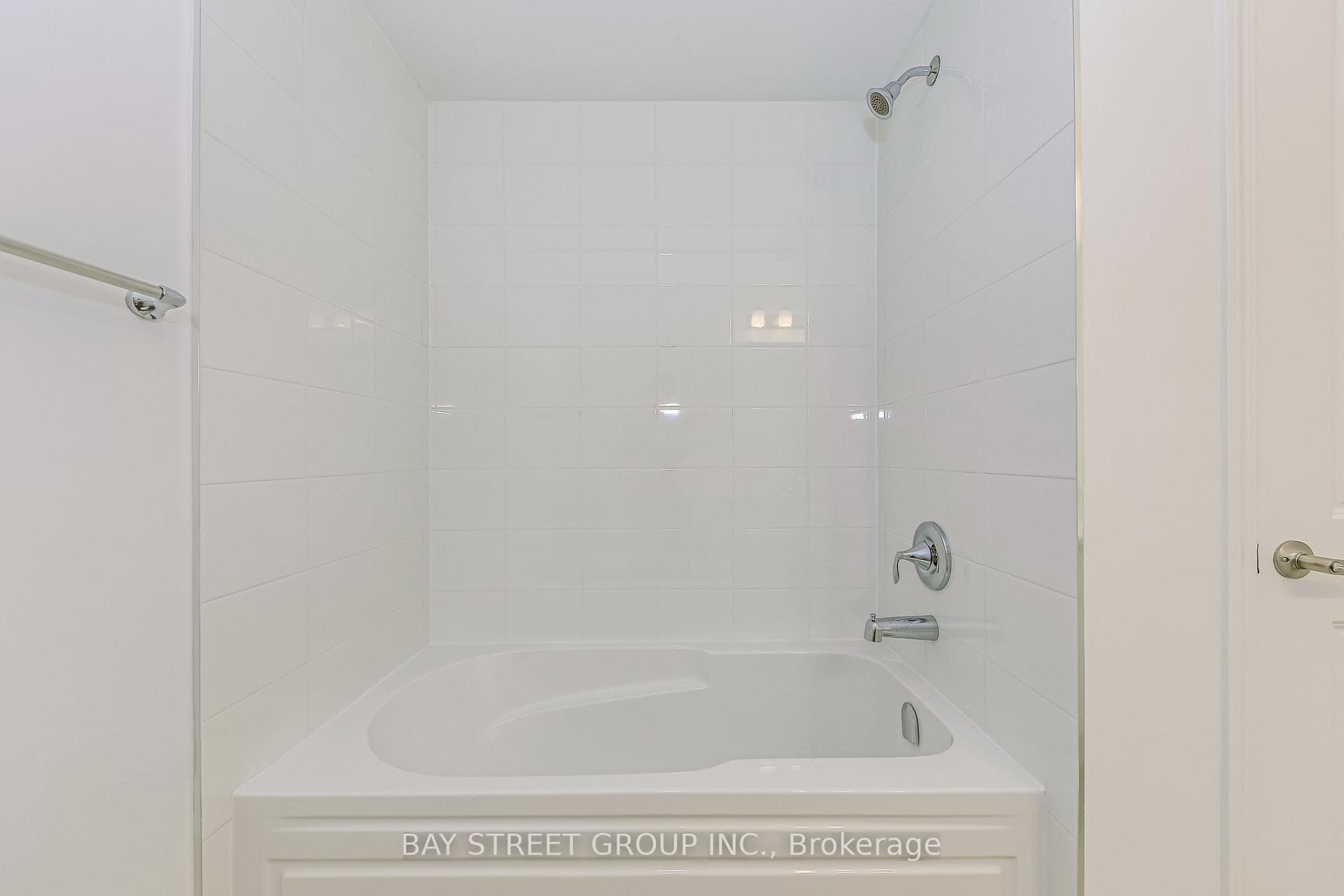 3074 Merrick Road photo 38