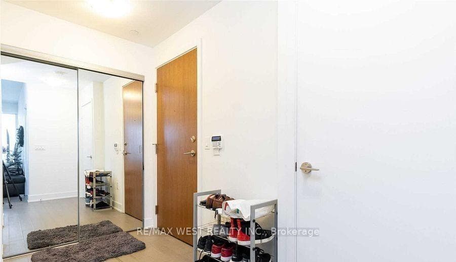 30 Shore Breeze Drive Unit 5111 photo 6