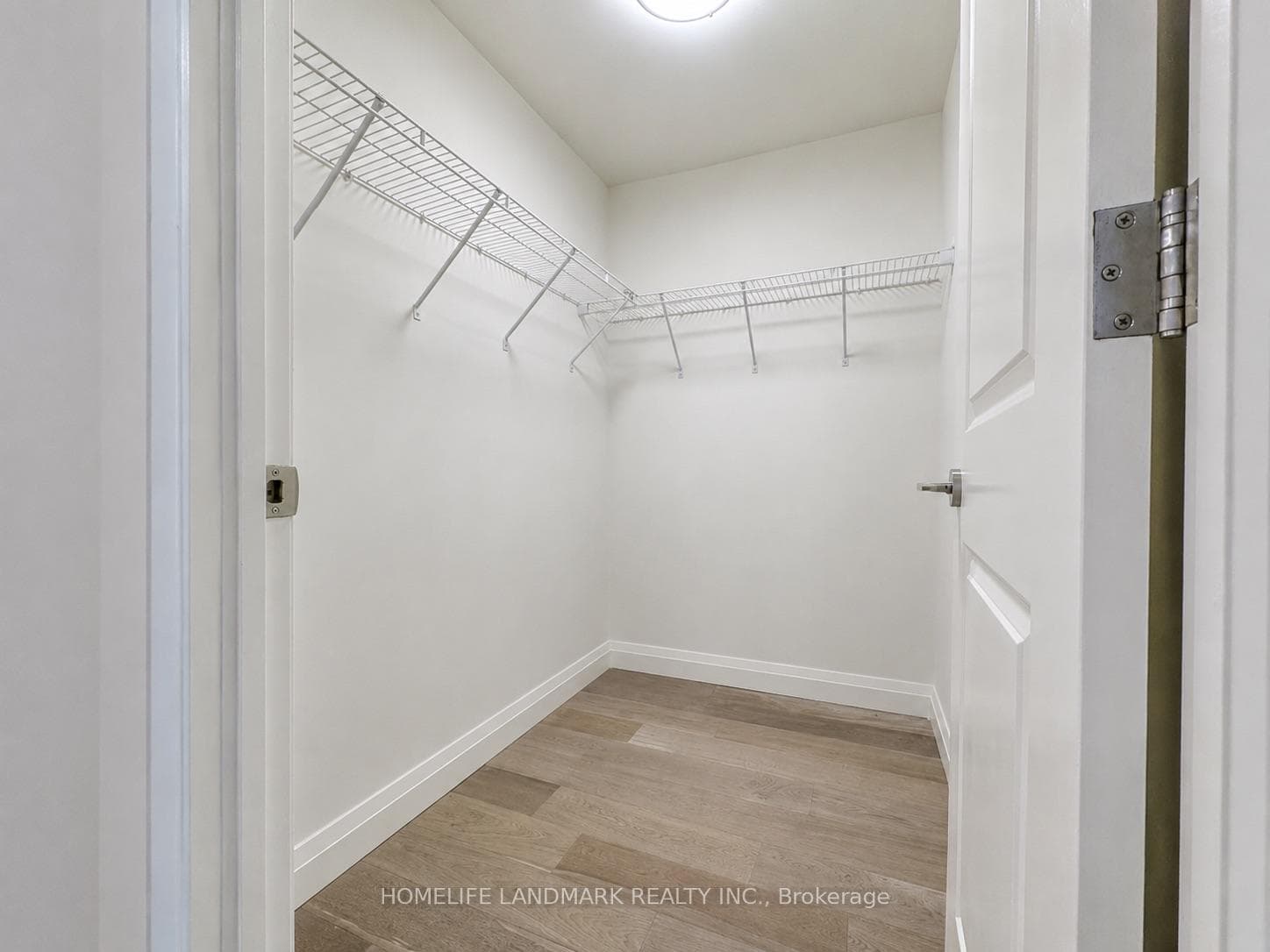 285 Avenue Road Unit 503 photo 8