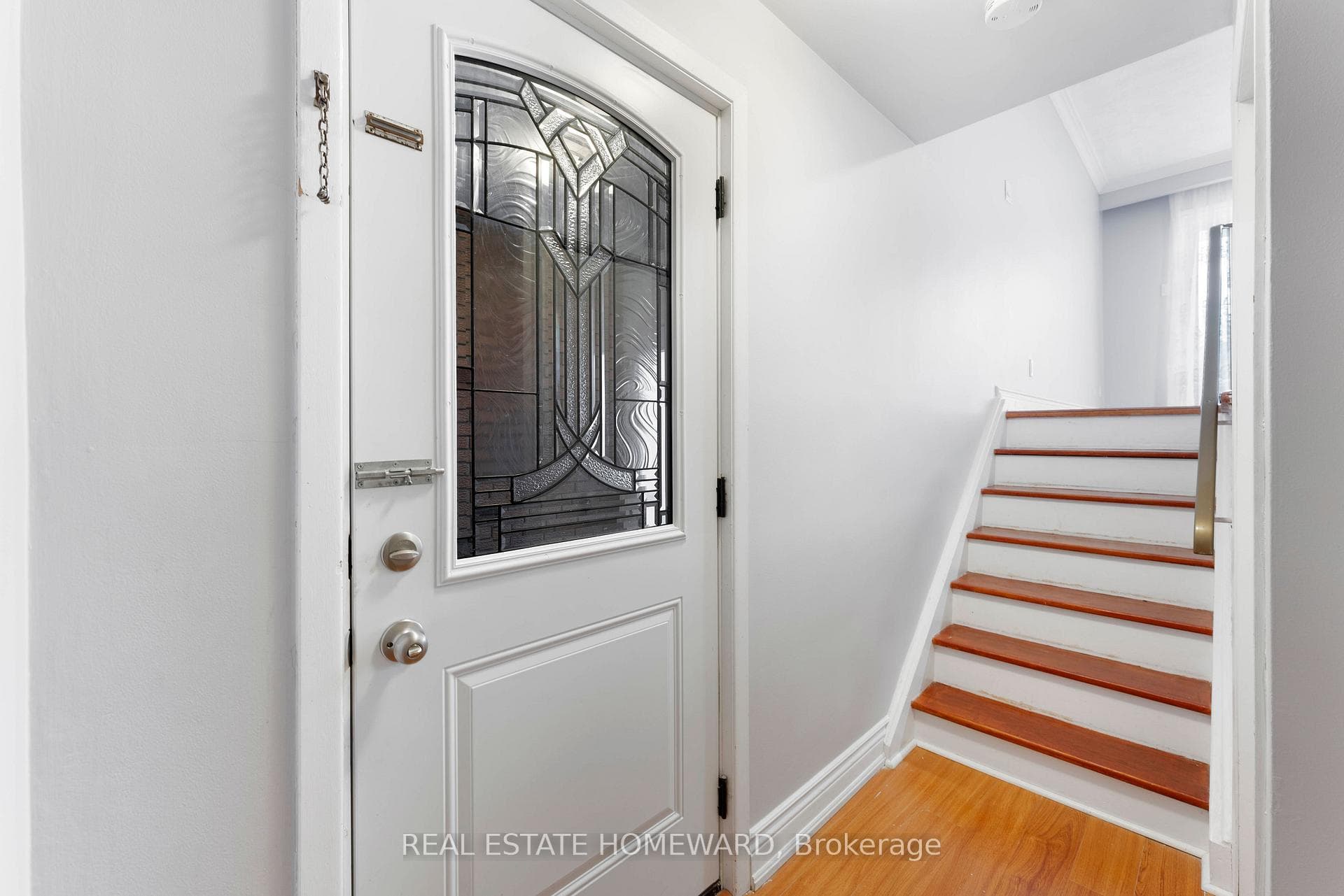 15A Davidson Avenue photo 2