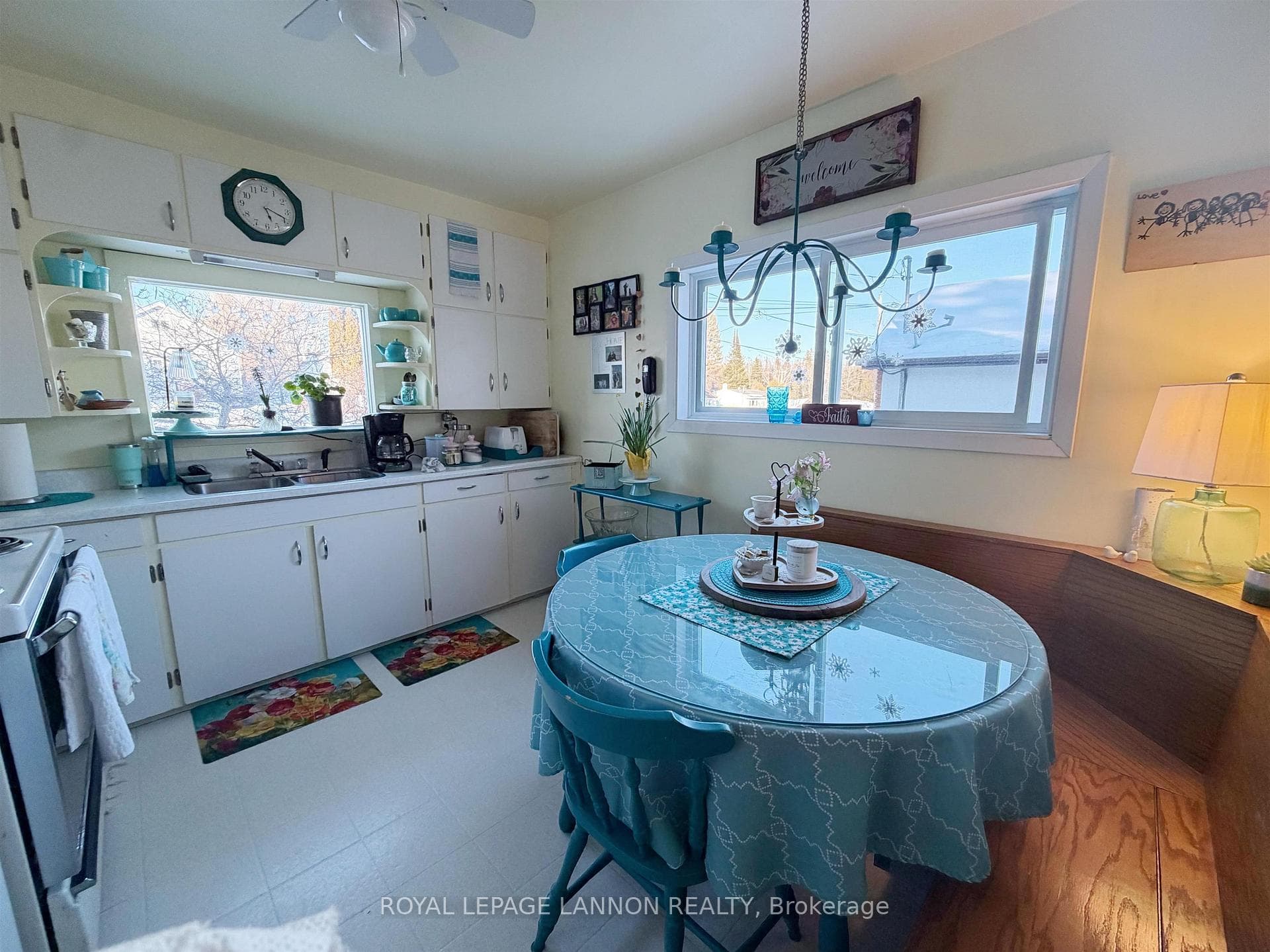 325 Rona Street photo 8