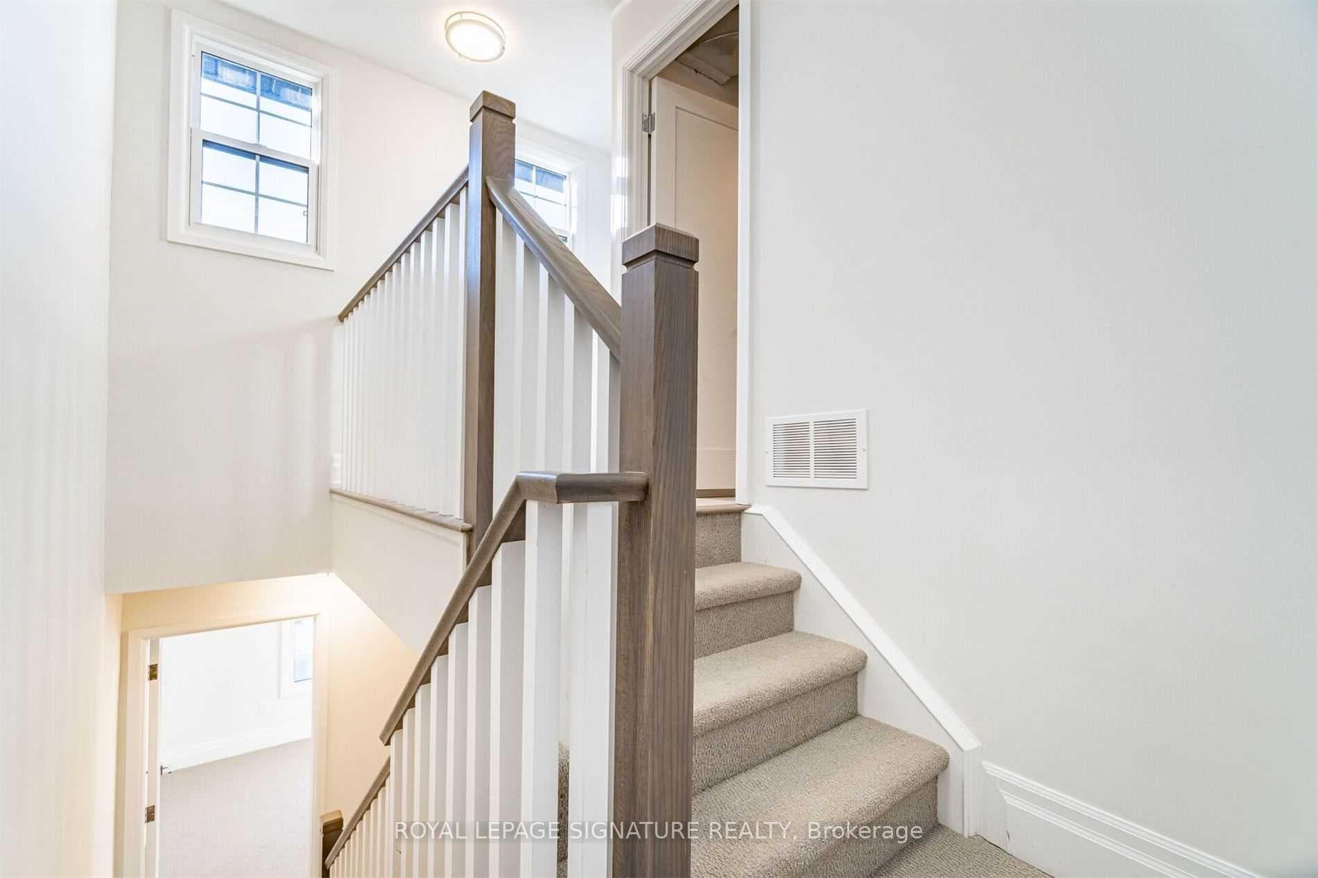 760 Lakeshore Road Unit 202 photo 15