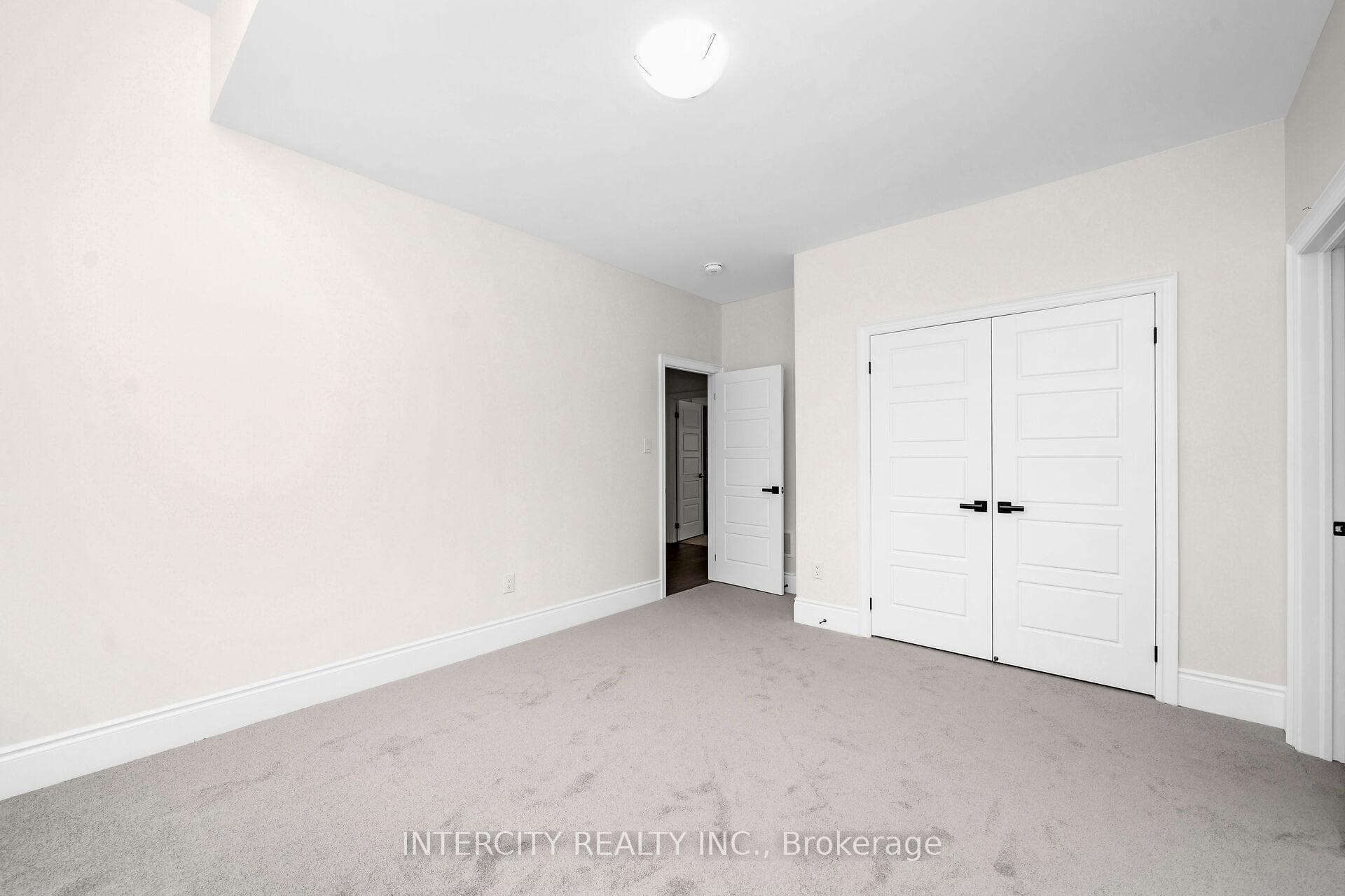 18 Keyworth Crescent photo 29