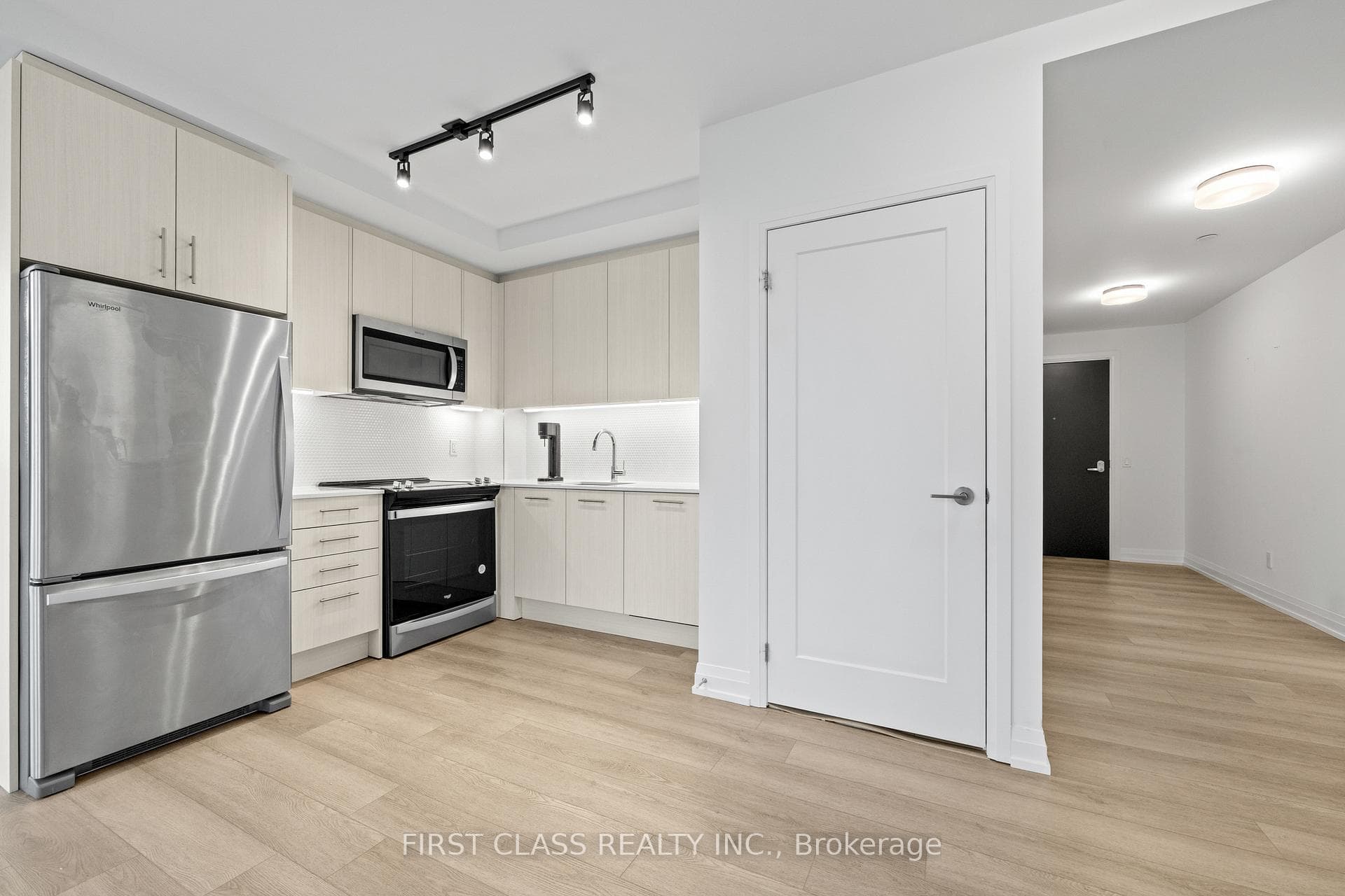286 Main Street Unit PH1 photo 7