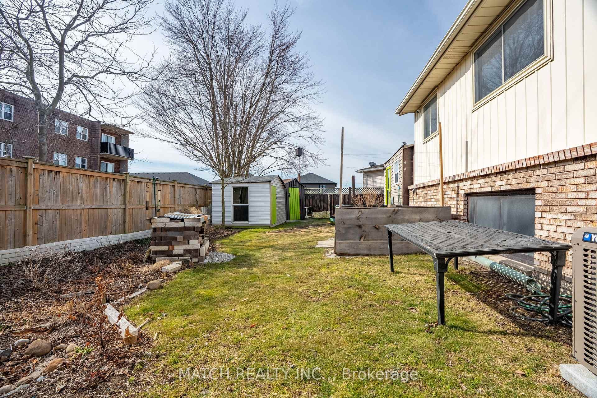 72 Randolf Crescent photo 33