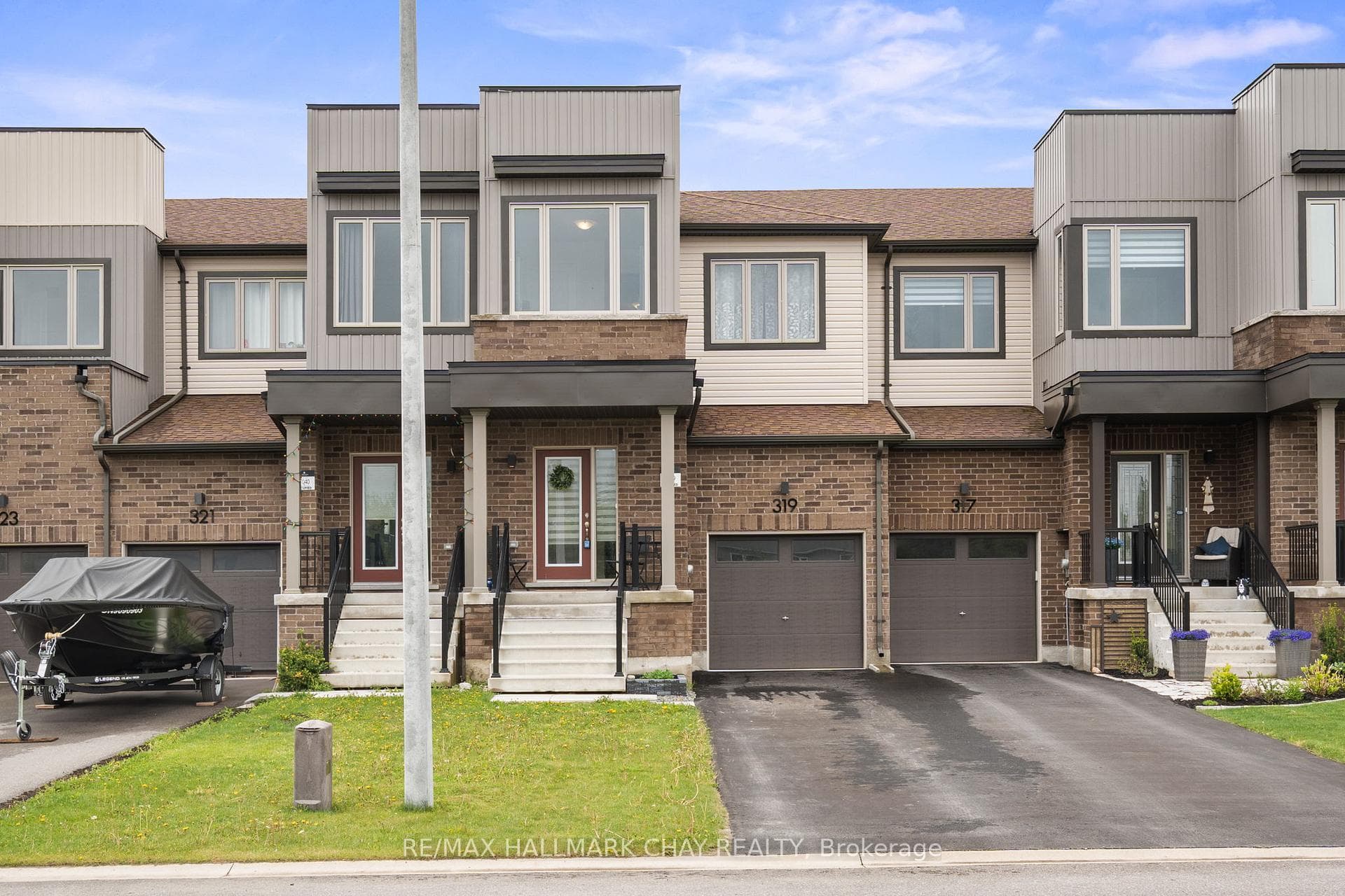 319 ATKINSON Street photo 1