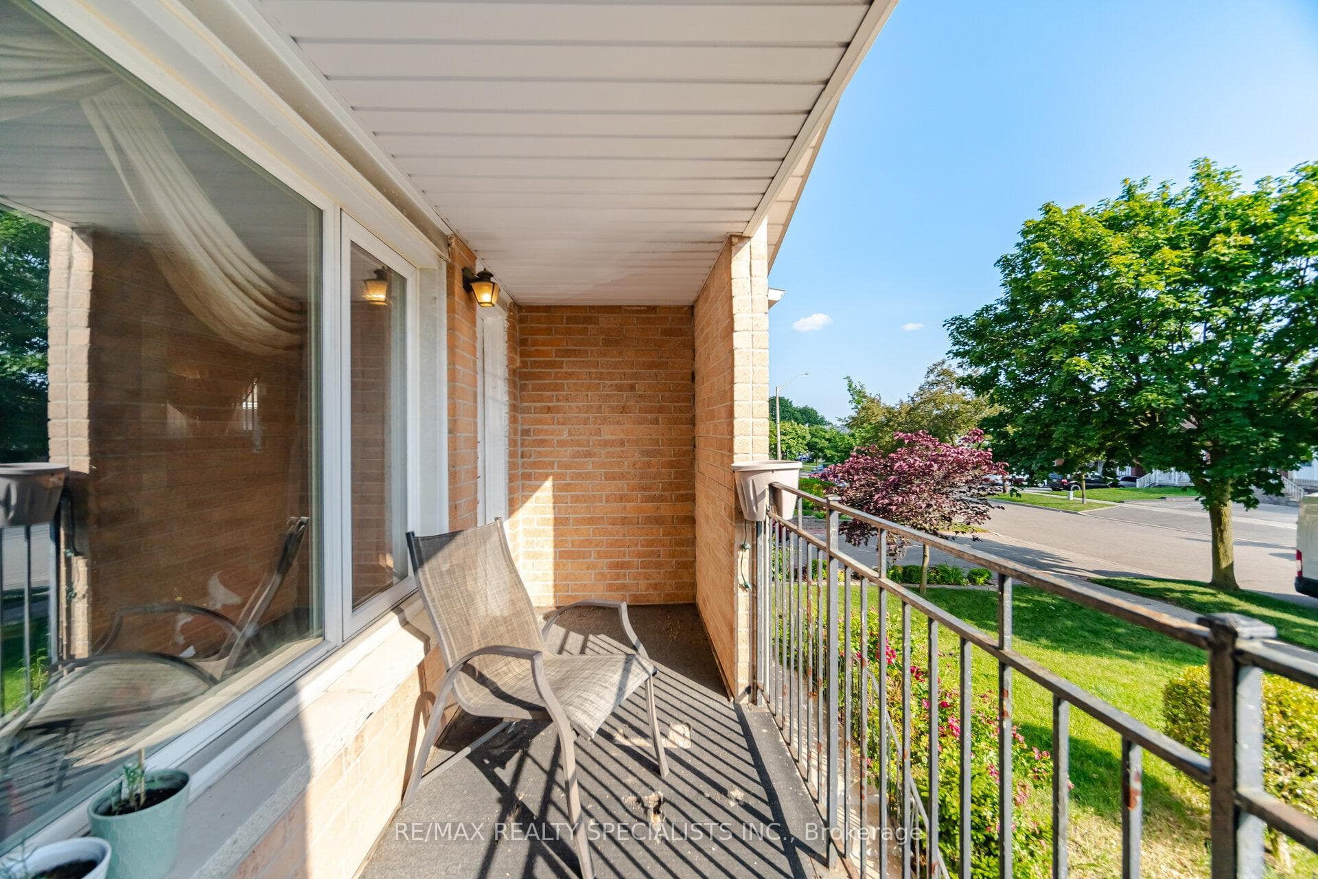 2571 Trident Avenue photo 18