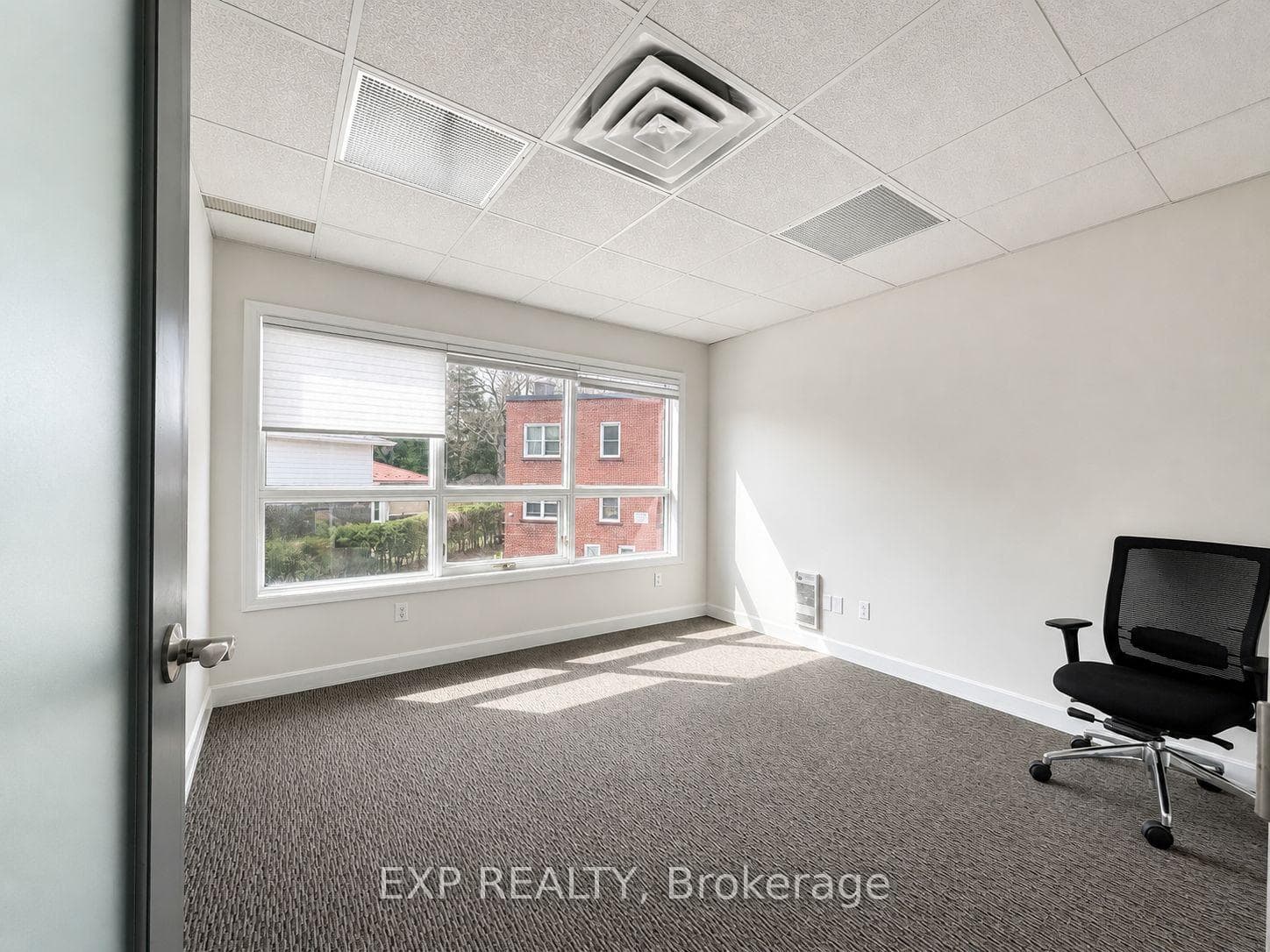 111 Sherwood Drive Unit 207 photo 2