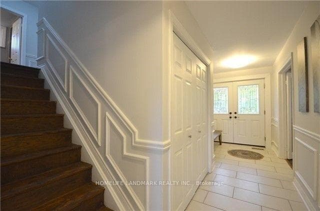 55 Waddington Crescent photo 12