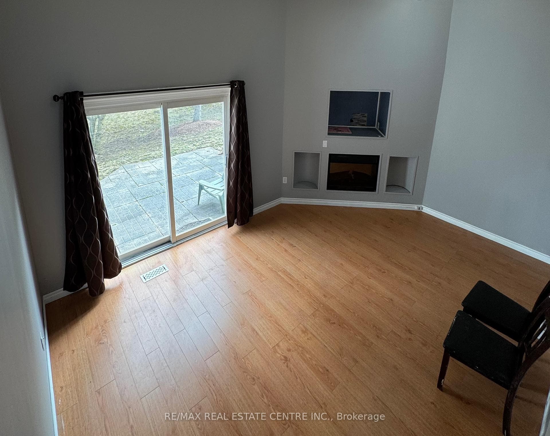 589 Beechwood Drive Unit 49 photo 3