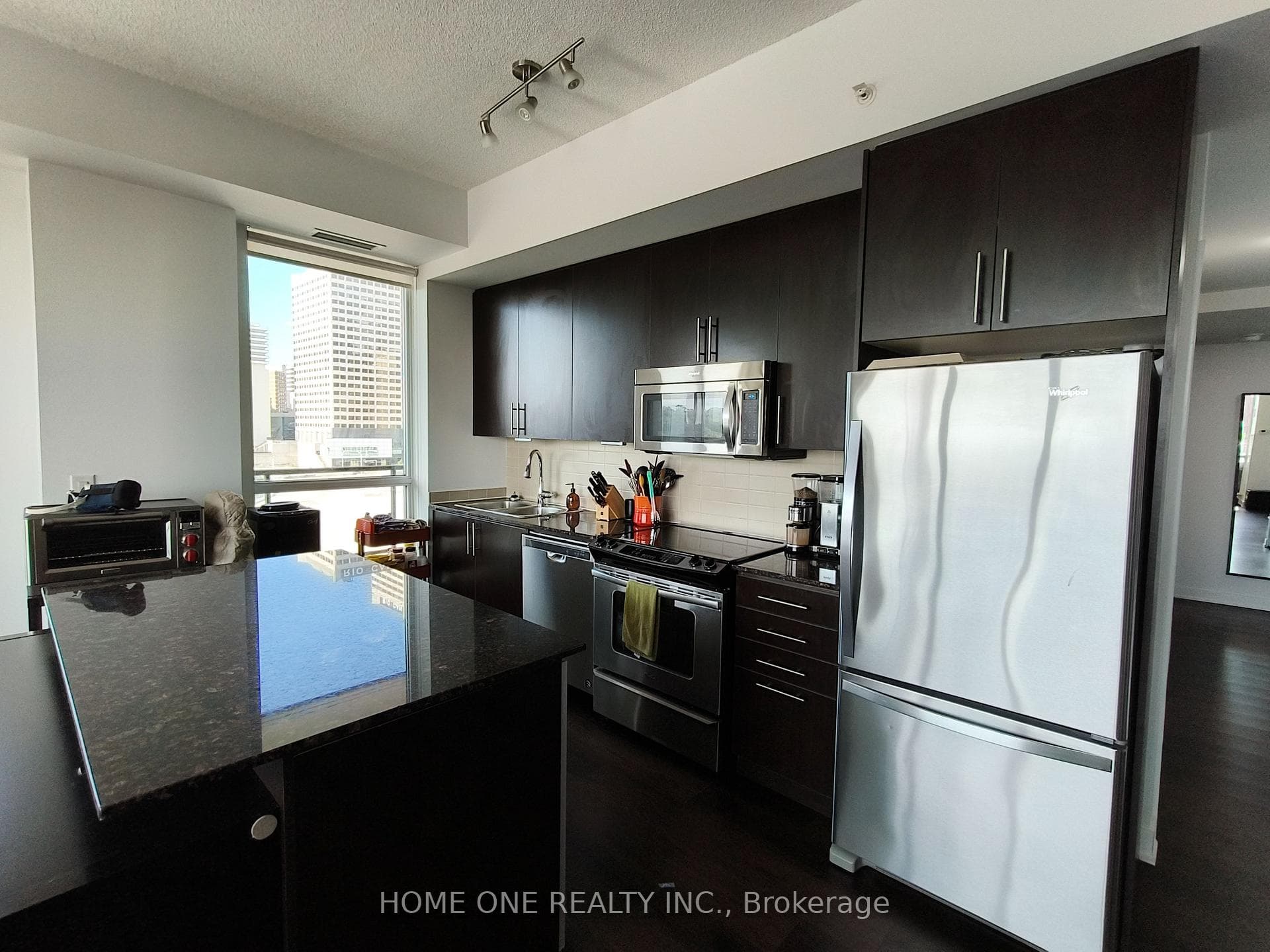 60 Berwick Avenue Unit 907 photo 17