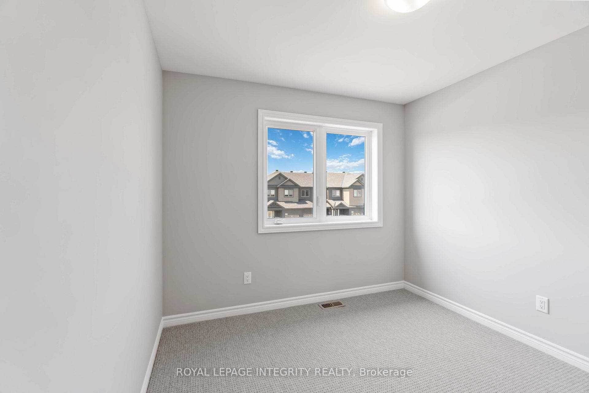 634 Fisher Street photo 18