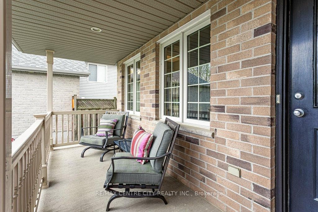 45 Riverbank Drive photo 6