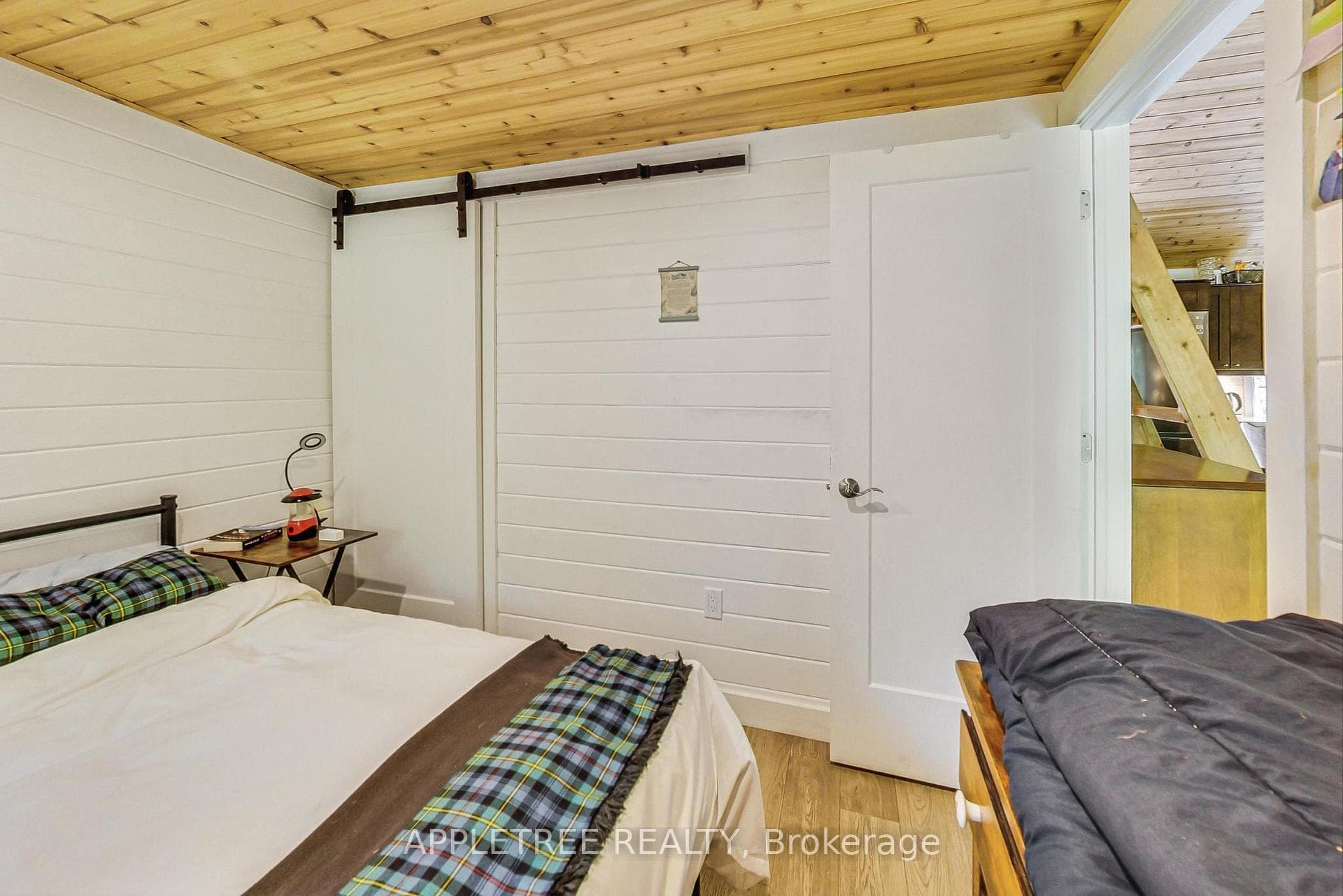 9040 River Road photo 19
