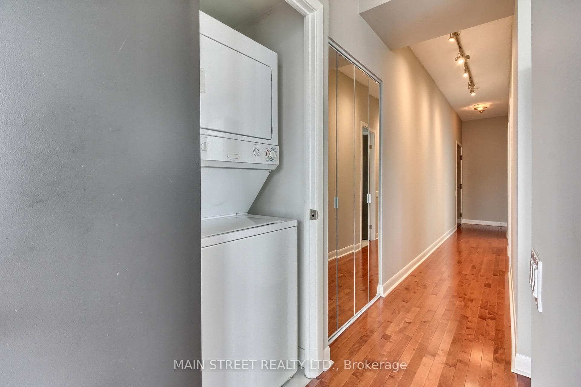 2067 Lake Shore Boulevard Unit 405 photo 18