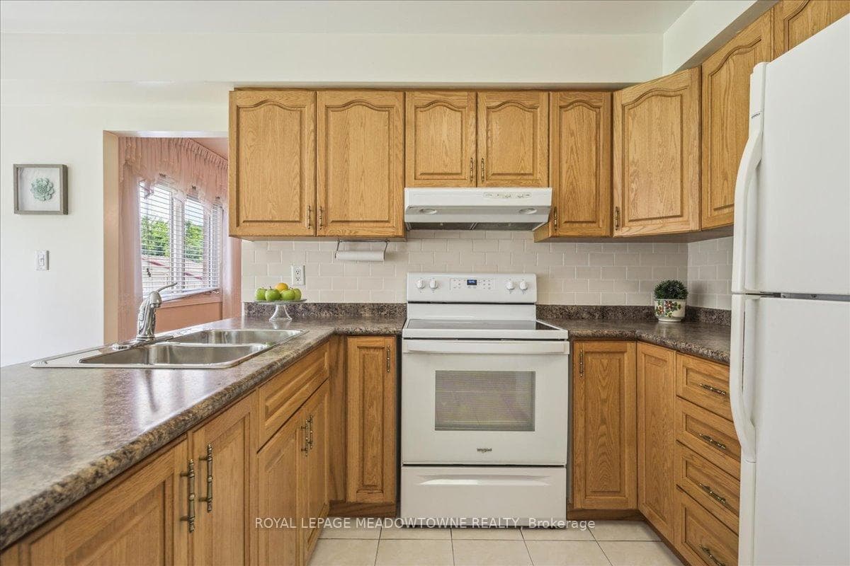 4135 Independence Avenue photo 12
