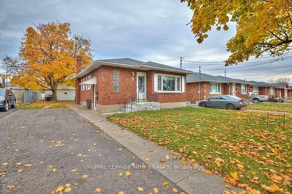 90 Richmond Street photo 2