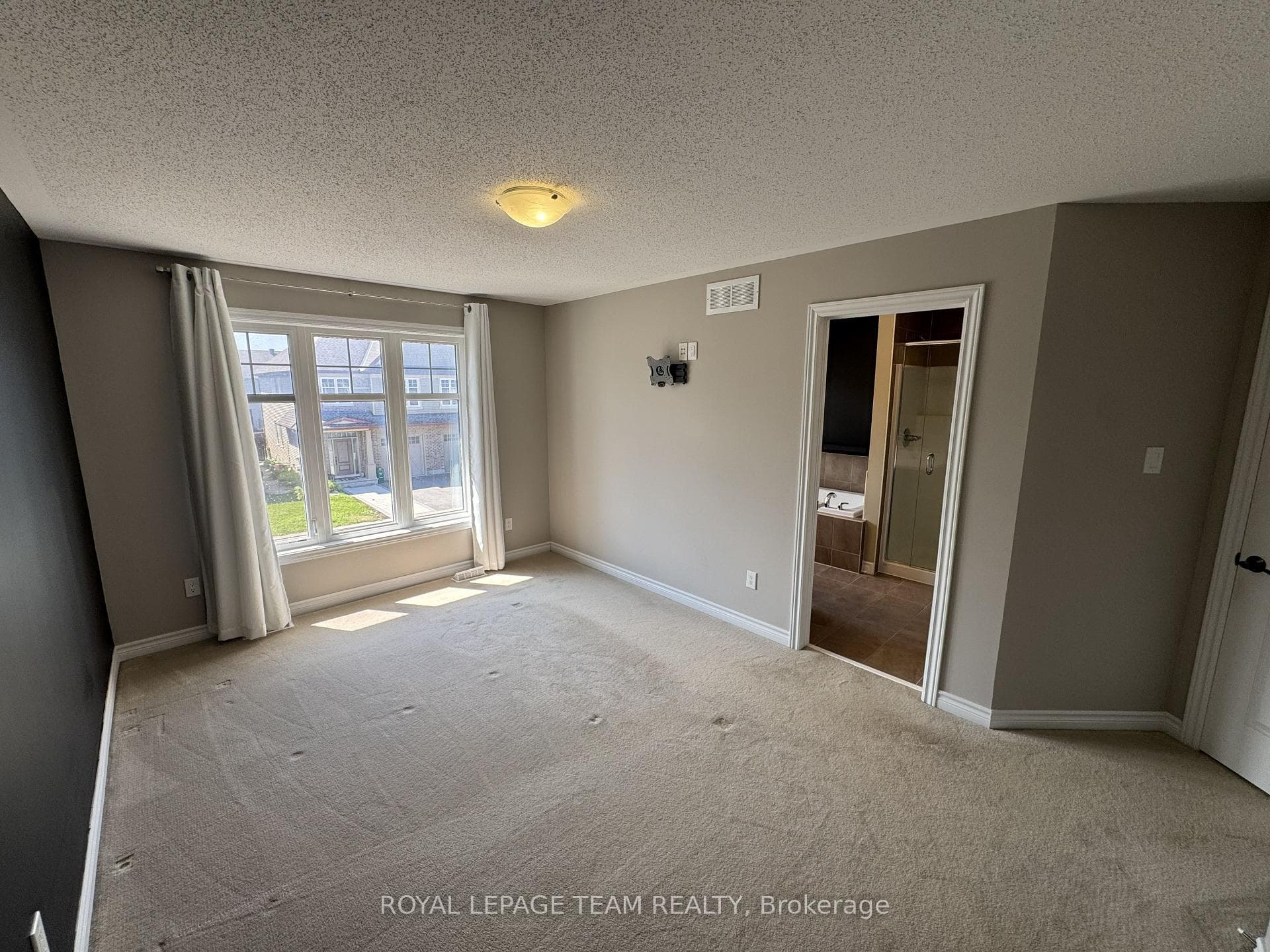 630 Moorpark Avenue photo 14