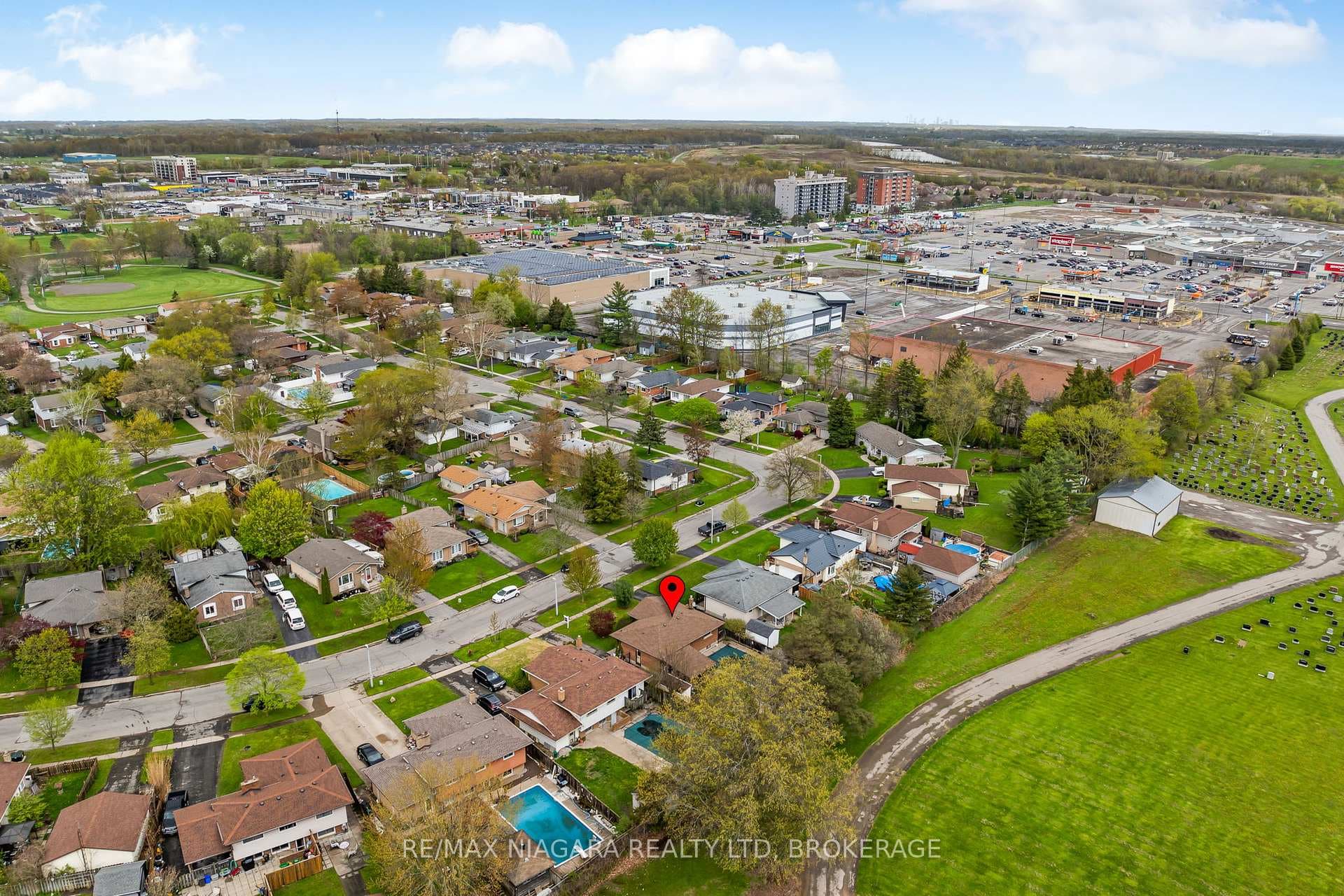 56 Royal Oak Drive photo 34