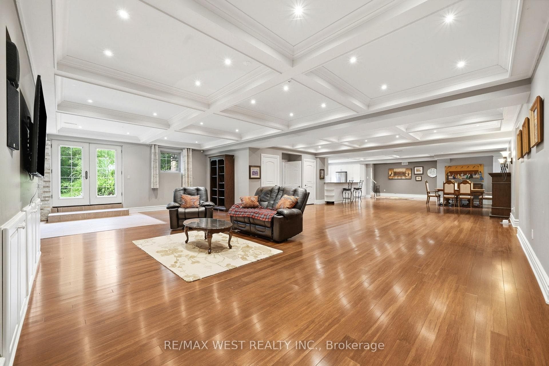 2 Kingswood Drive photo 19