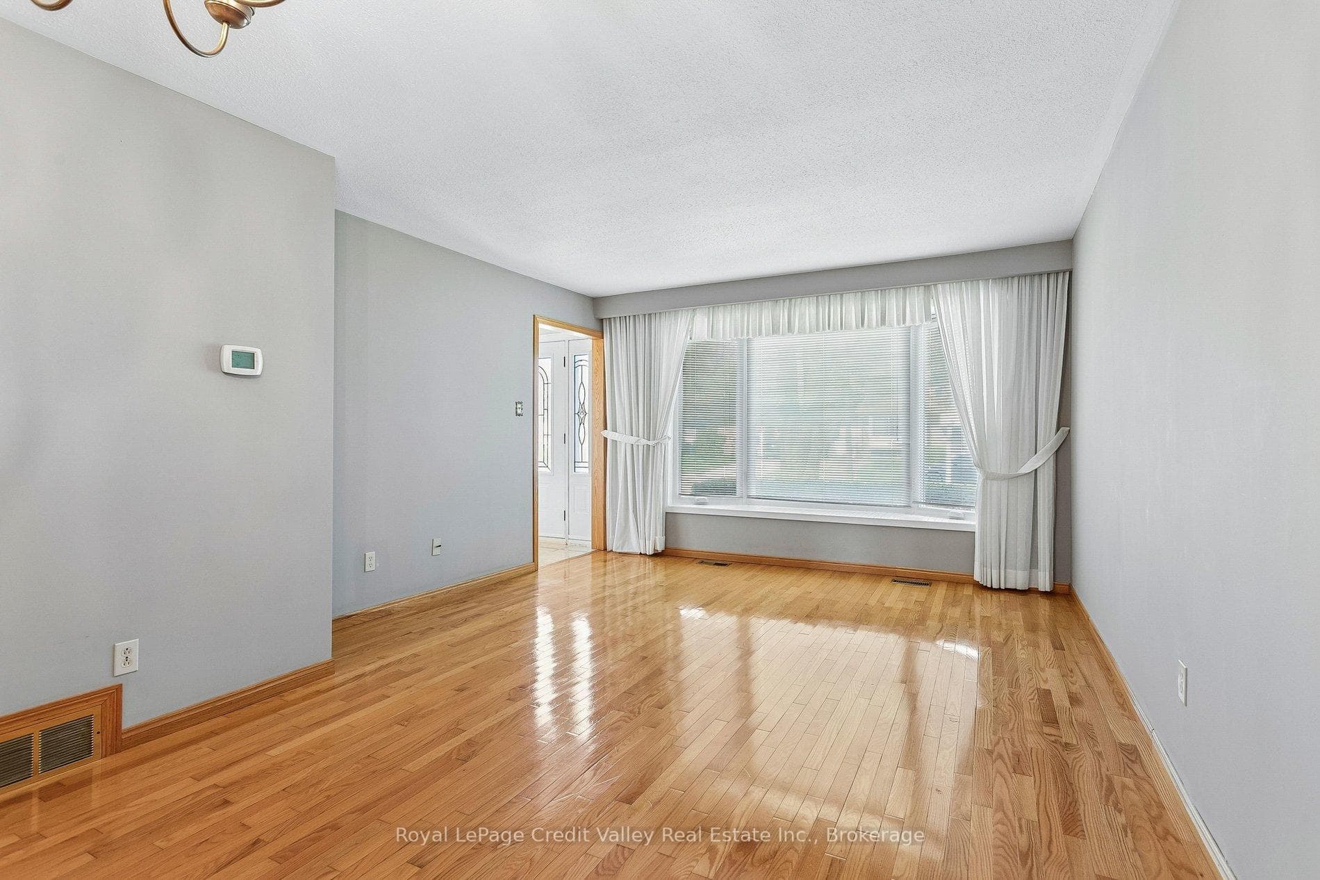 27 Grange Drive photo 6