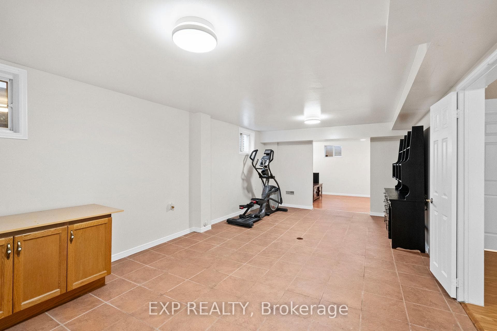 54 Holbrook Court photo 28