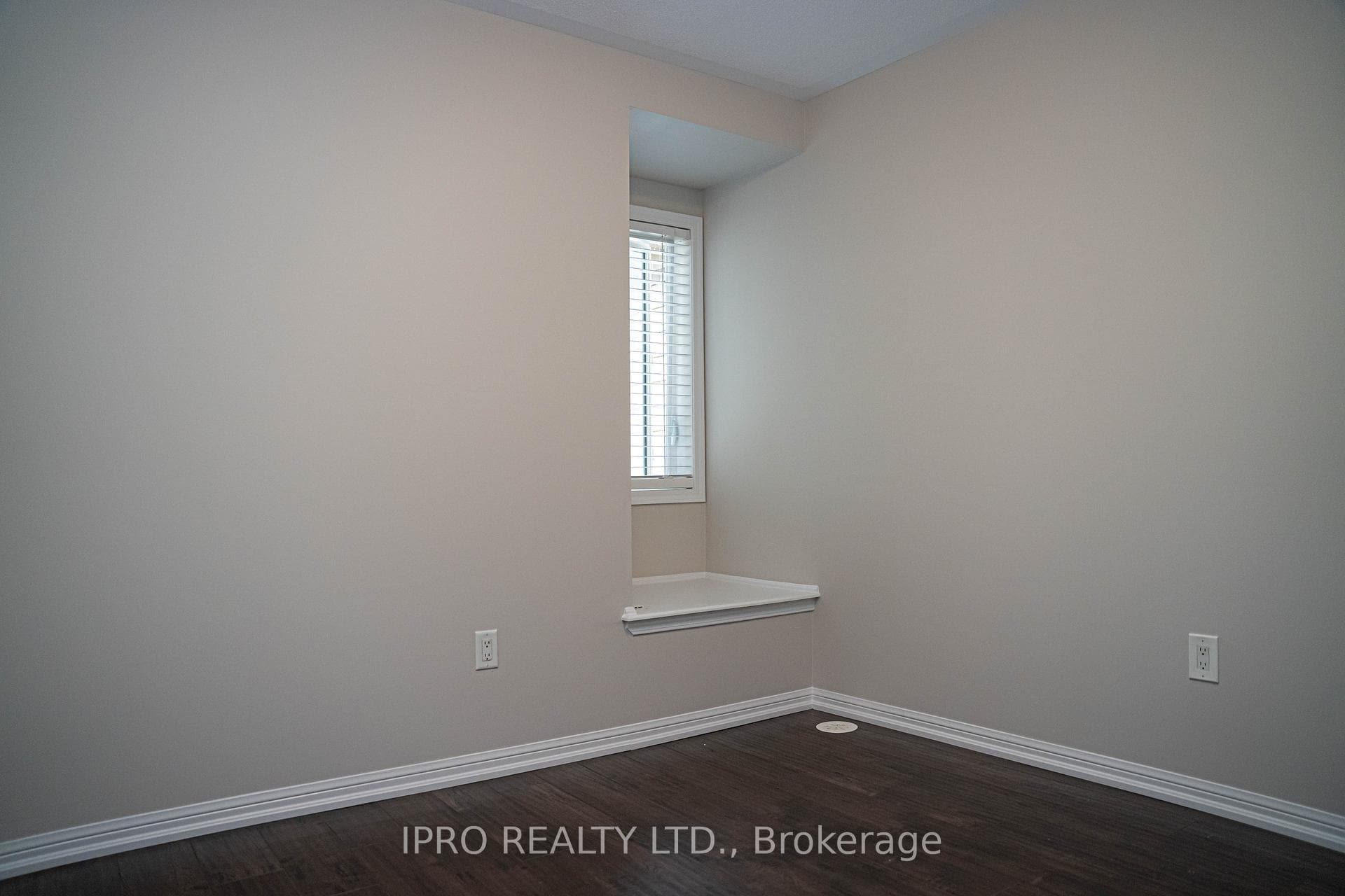 6020 Derry Road Unit 28 photo 9