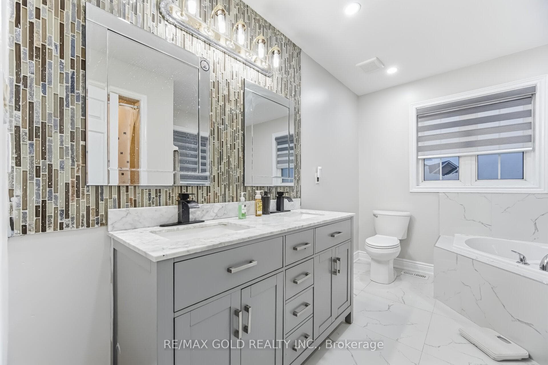 29 Laurentide Crescent photo 16