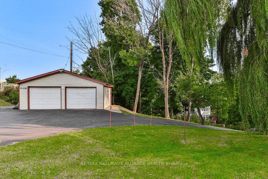 1200 Bronte Road photo 50