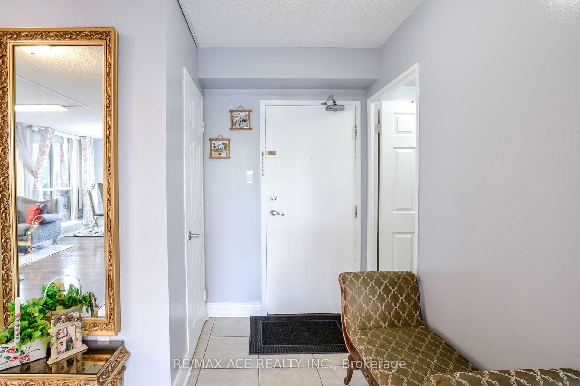75 King Street Unit 201 photo 9