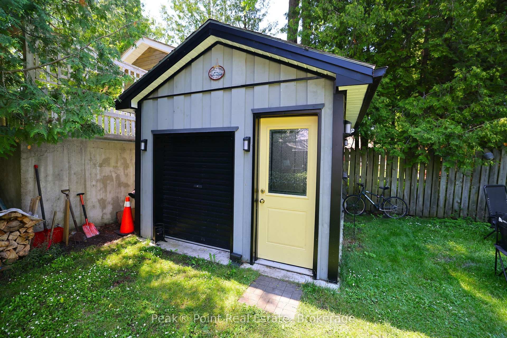 36 Barrie Avenue photo 7