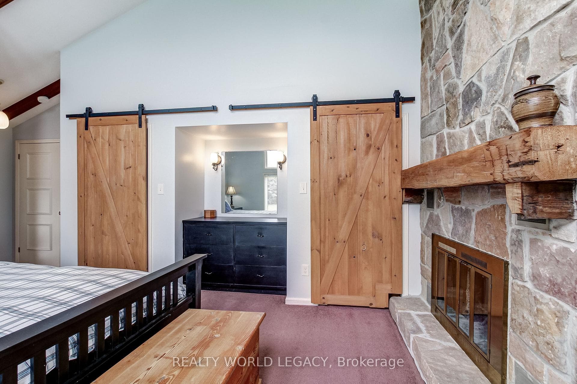 2236 Centre Road photo 20