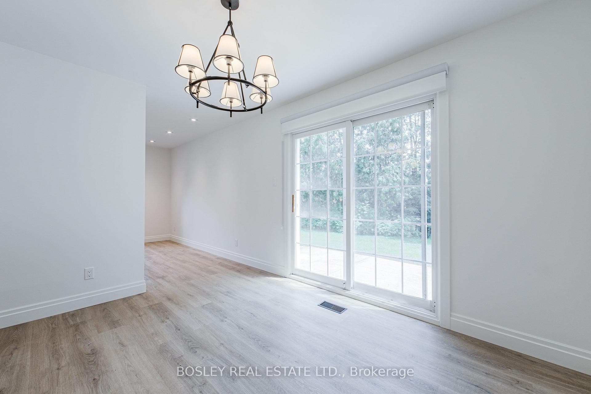33 Forestbrook Crescent photo 16