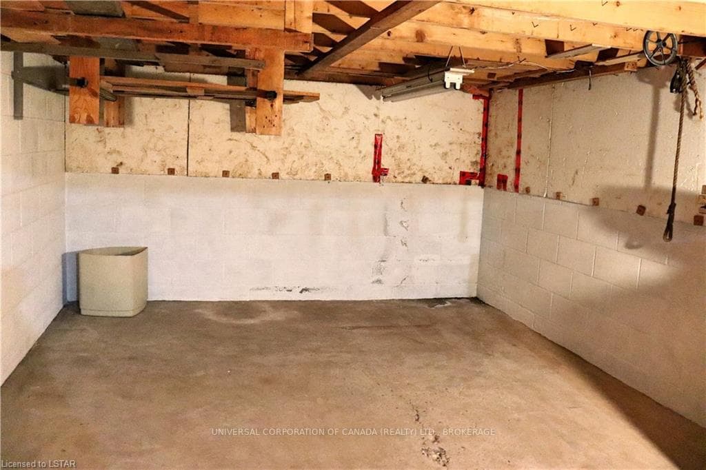 23 MOORE Avenue photo 31