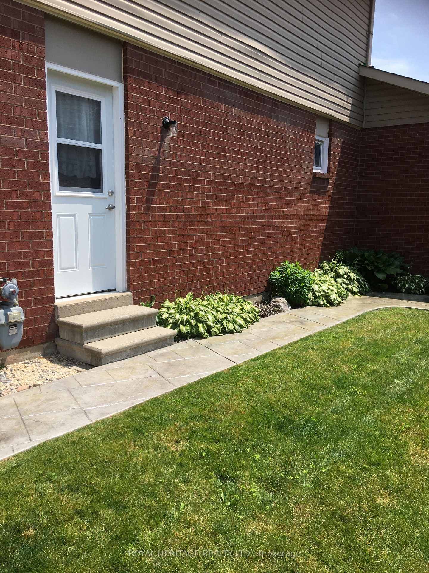 6 Giles Court photo 39
