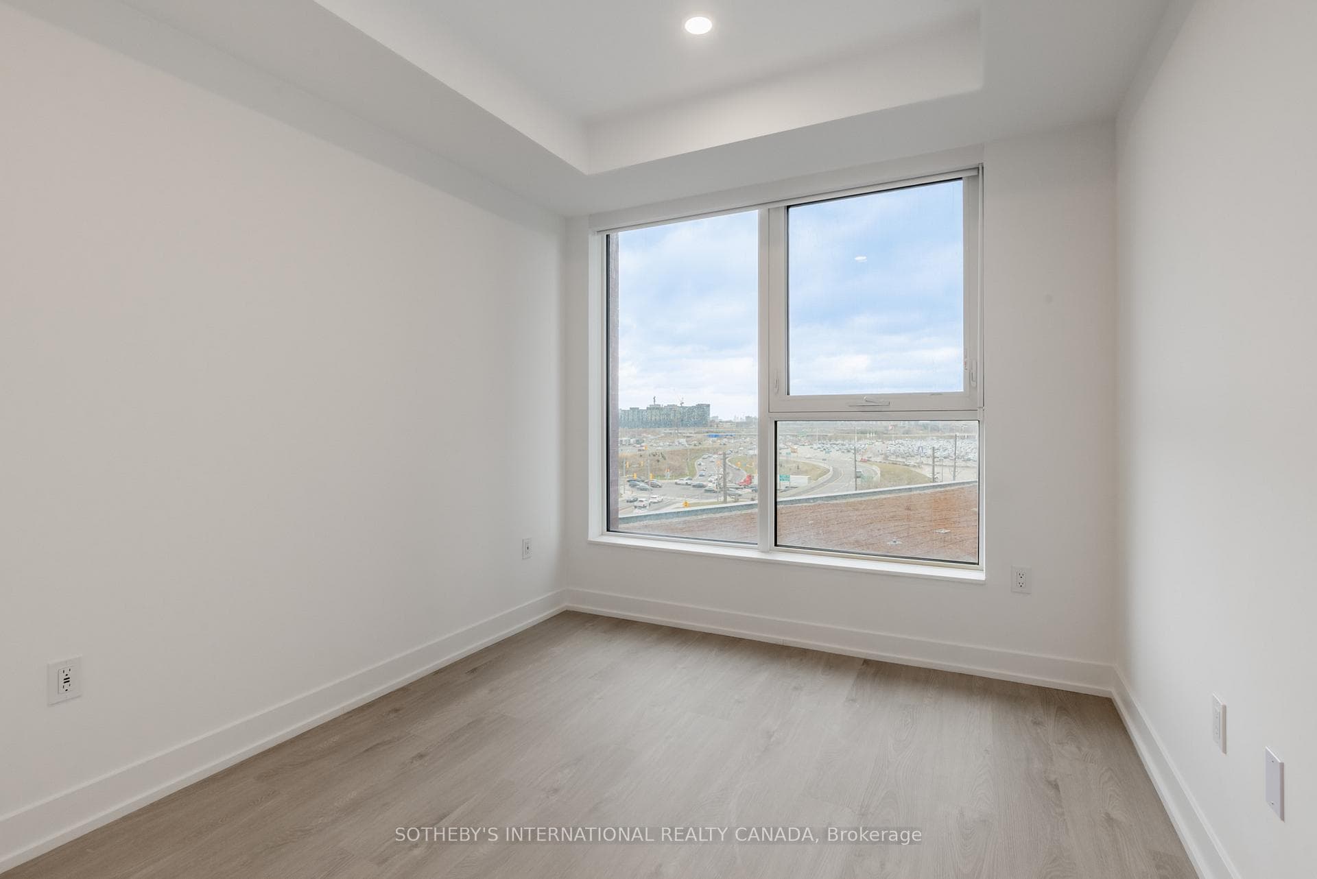 31 York Garden Way Unit 1403 photo 8