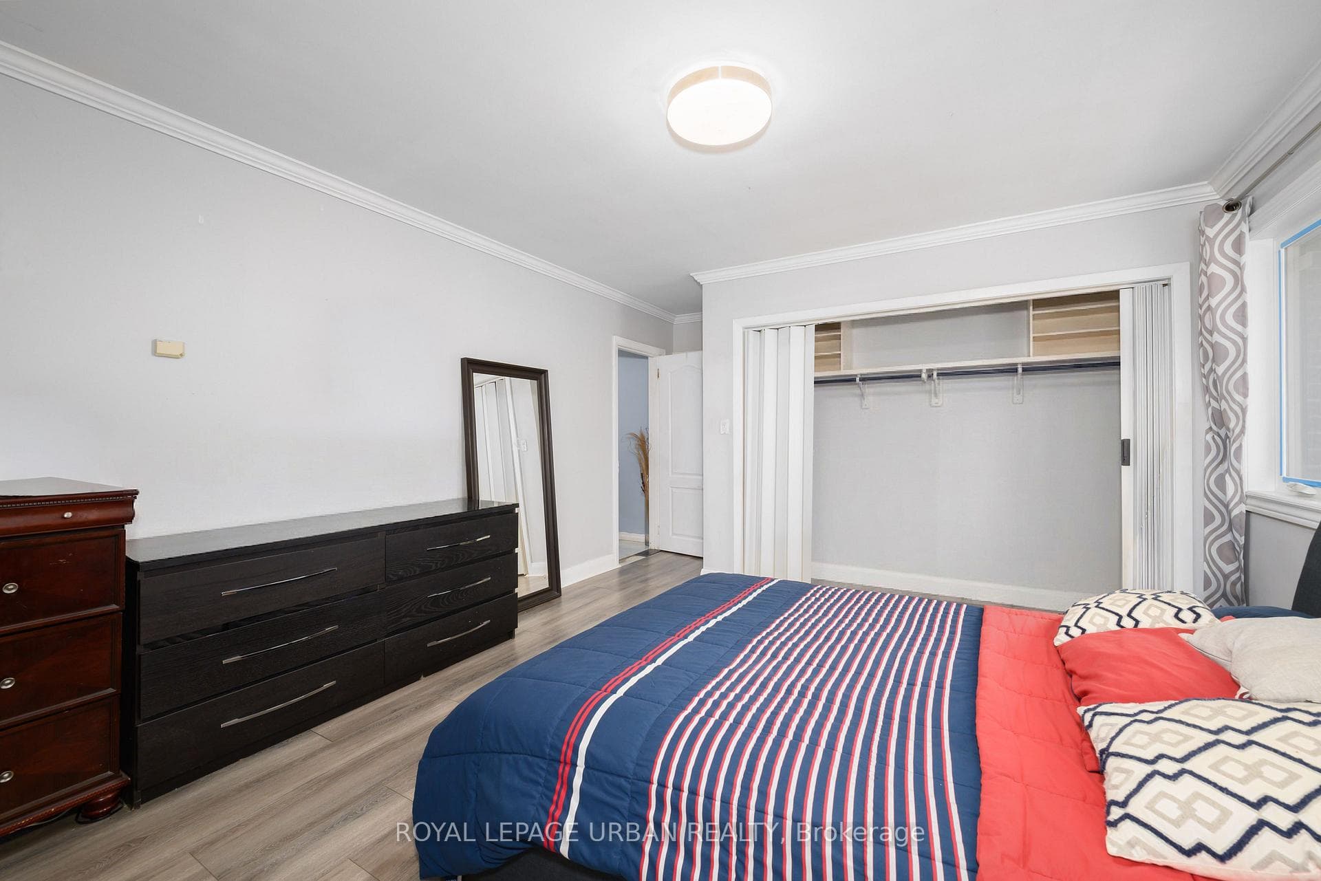 92 Rossland Road photo 14