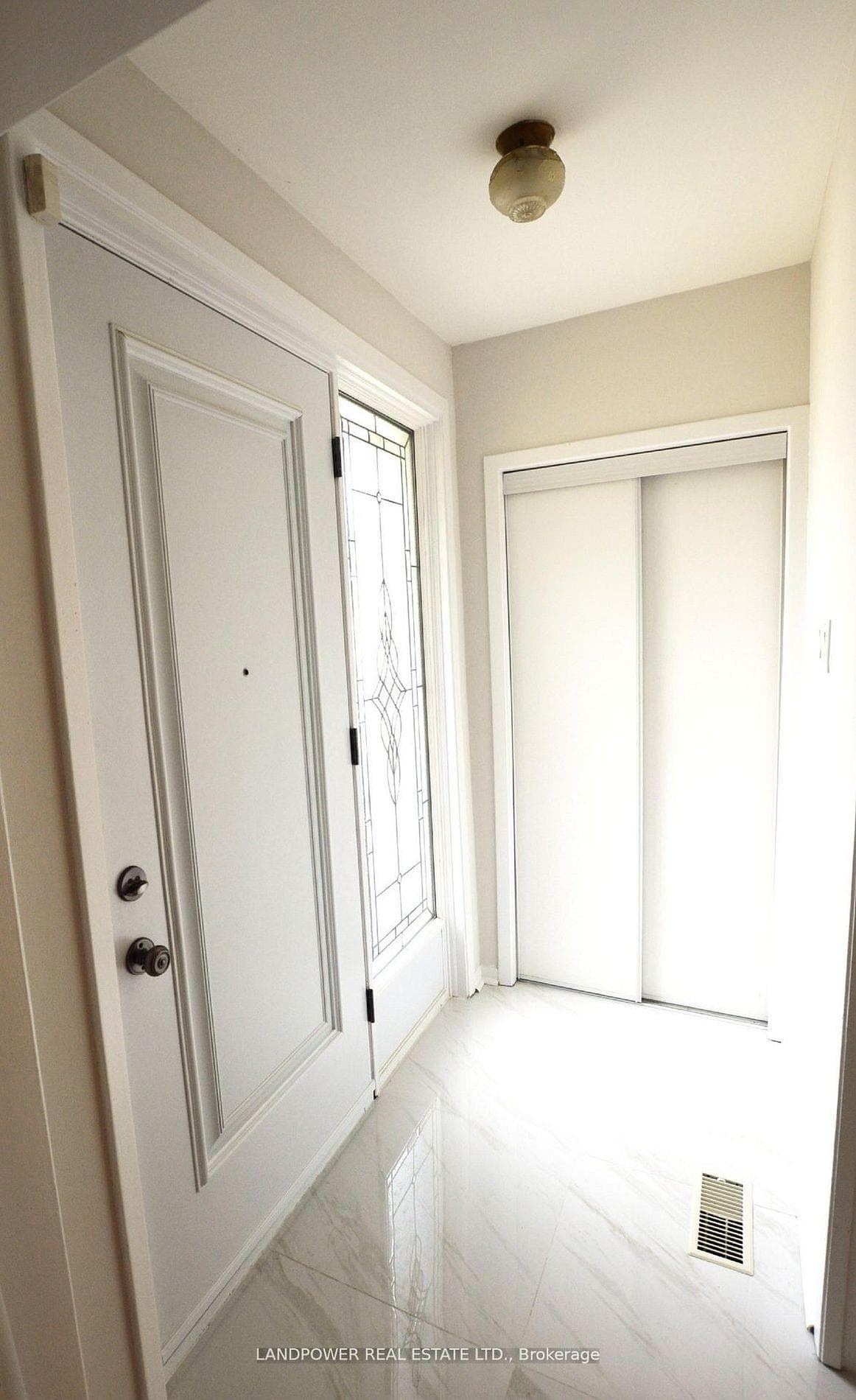 93 Clansman Boulevard photo 4
