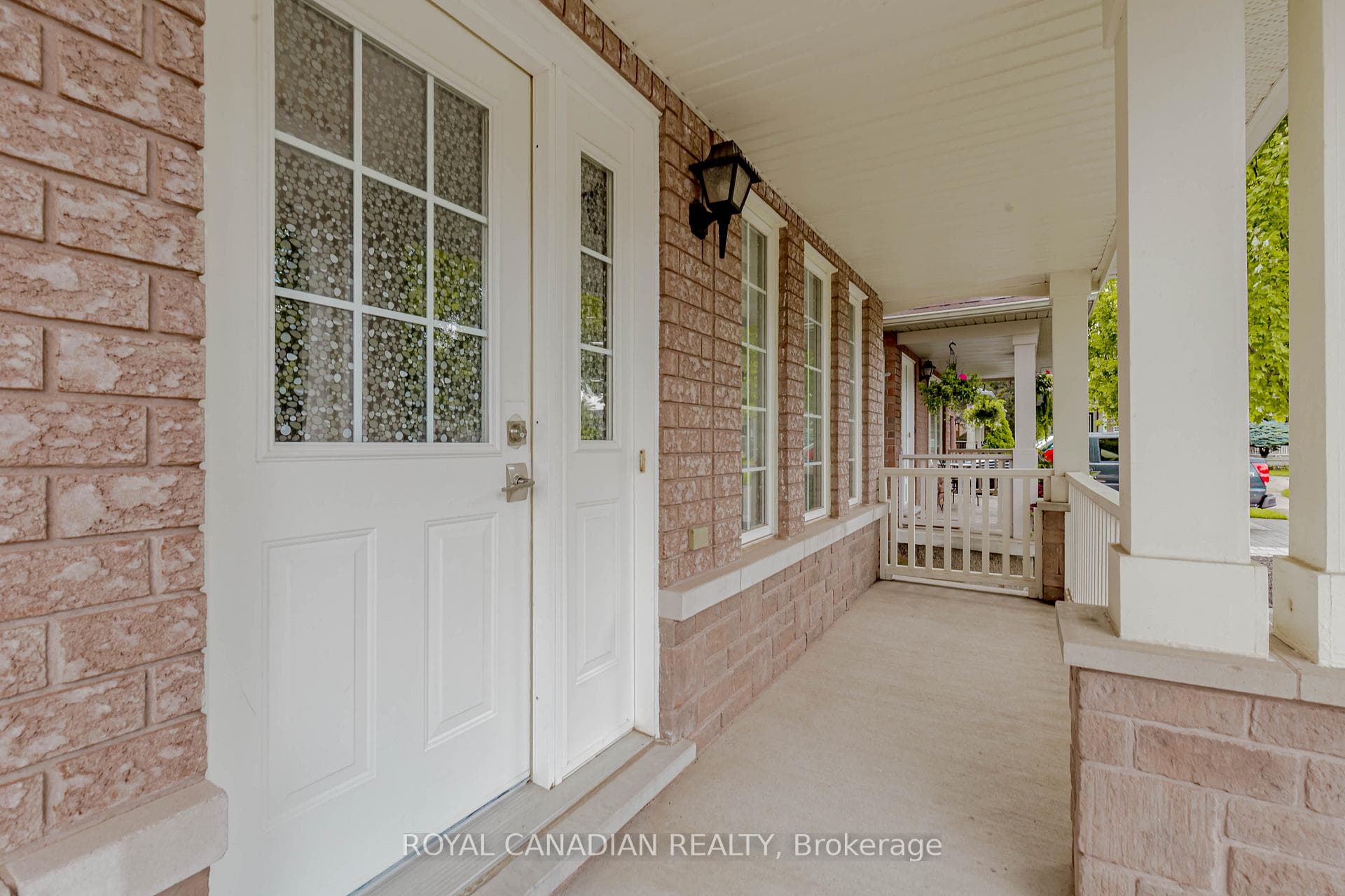 2543 Nettlecreek Crescent photo 3